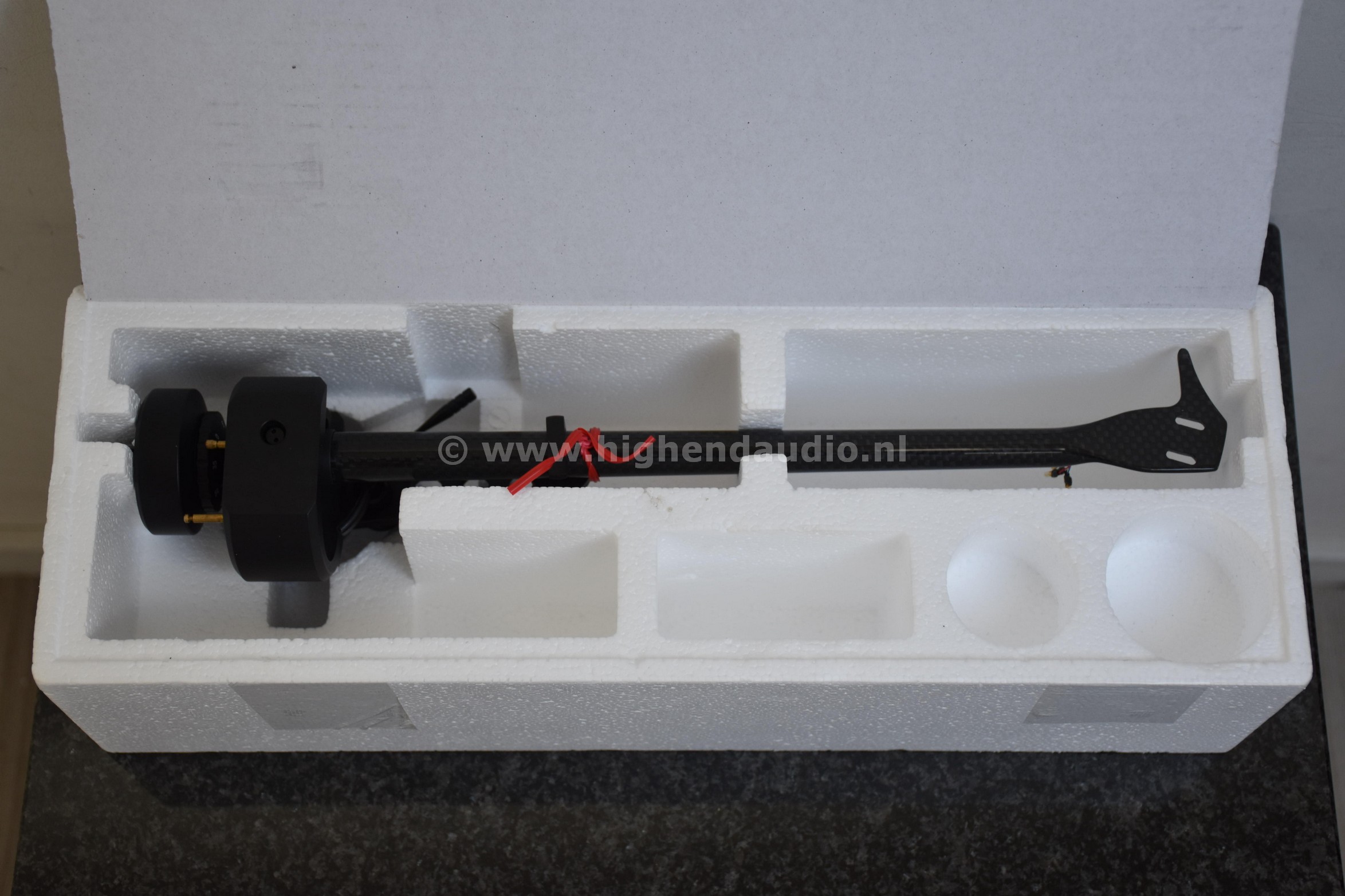 Project-12CCEVO-tonearminbox_wm