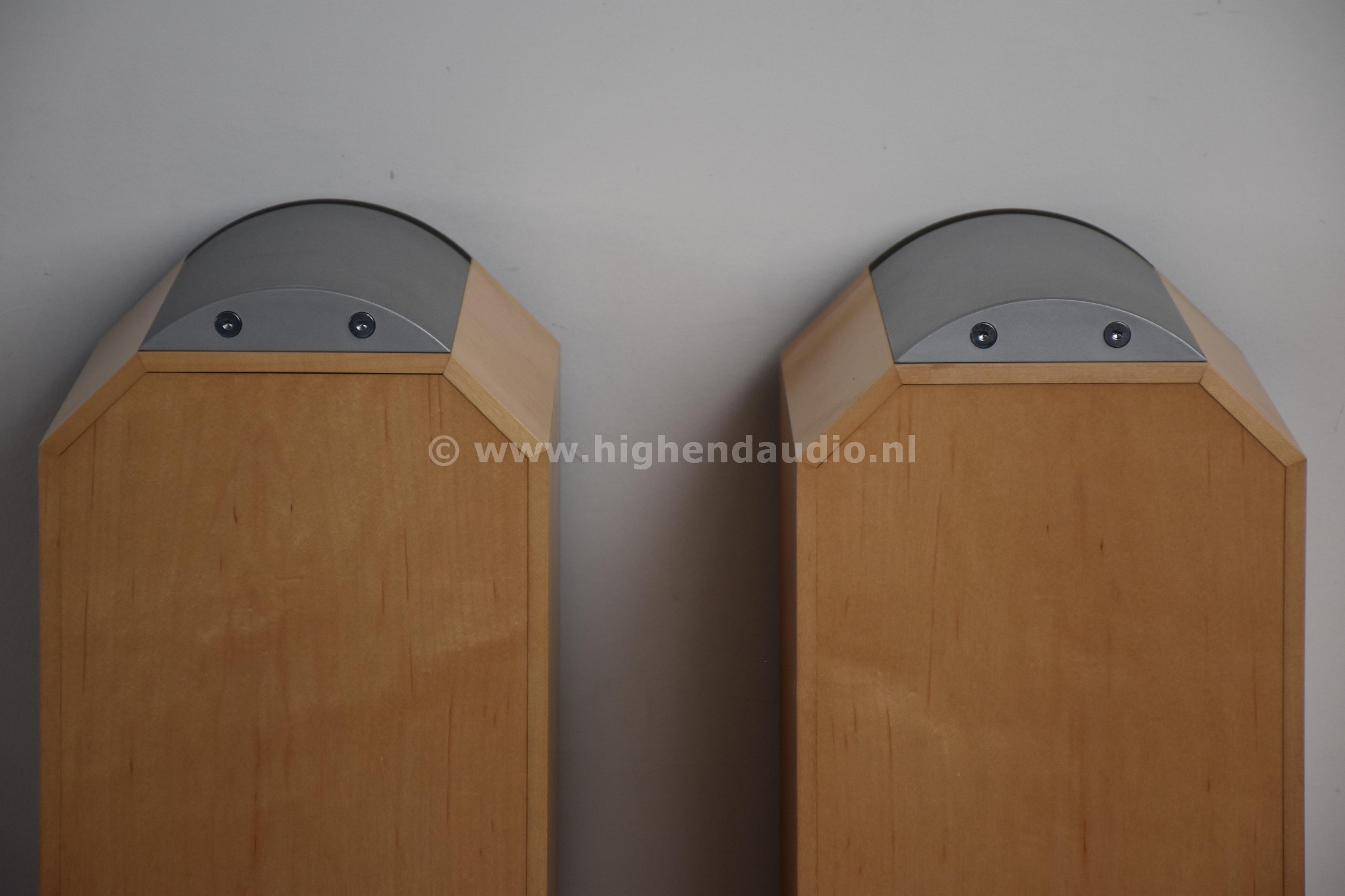 Tannoy-Eyris3-250077S-topback_wm