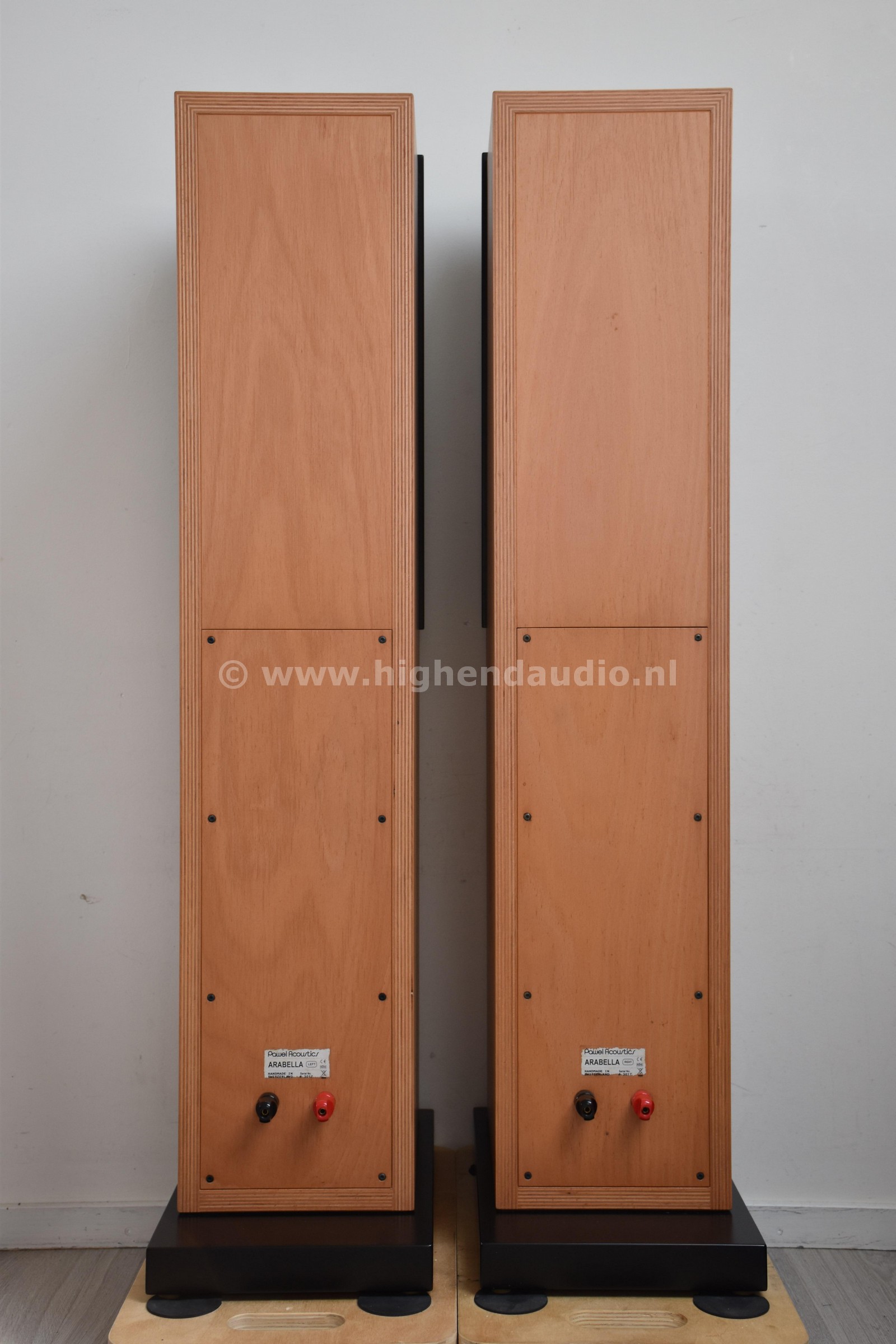 PawelAcoustics-Arabella-3017-back_wm