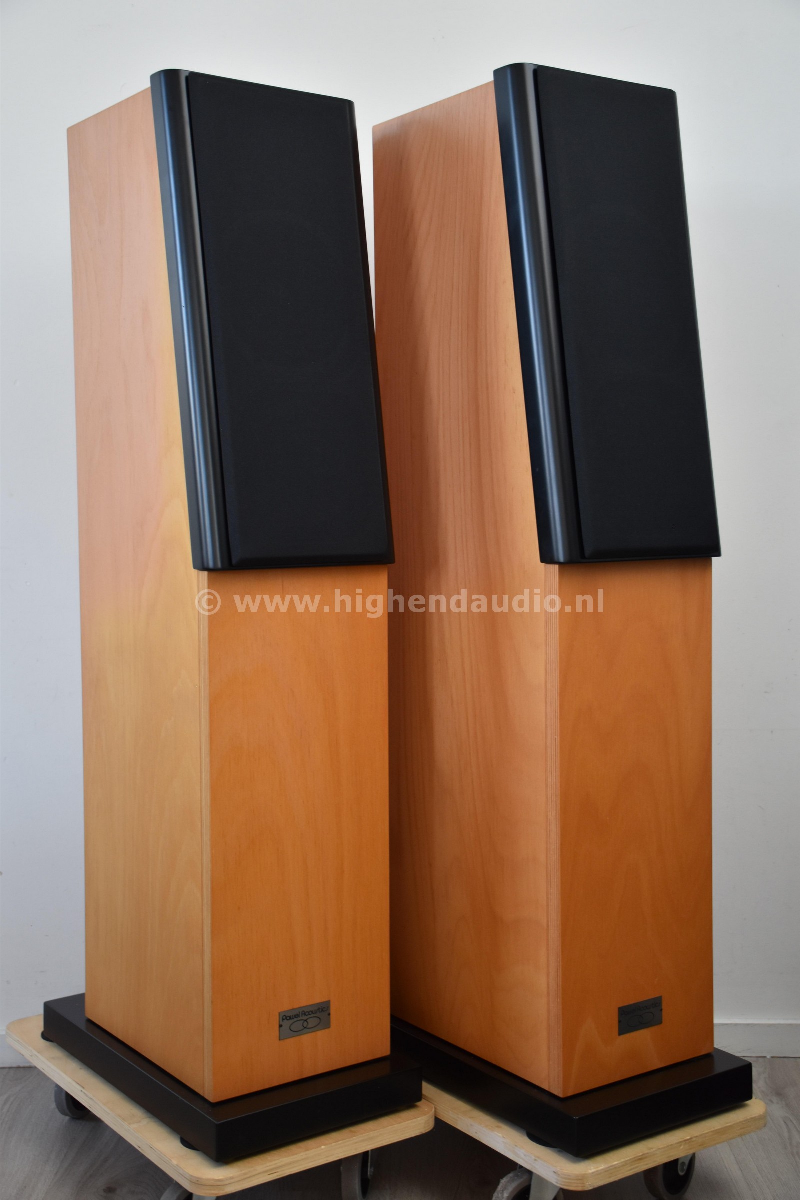 PawelAcoustics-Arabella-3017-side_wm