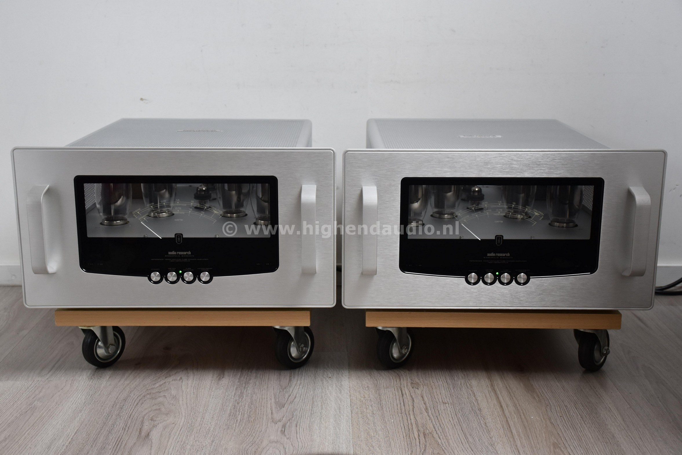 AR-Reference160M-MKII-50684-50685-front_wm