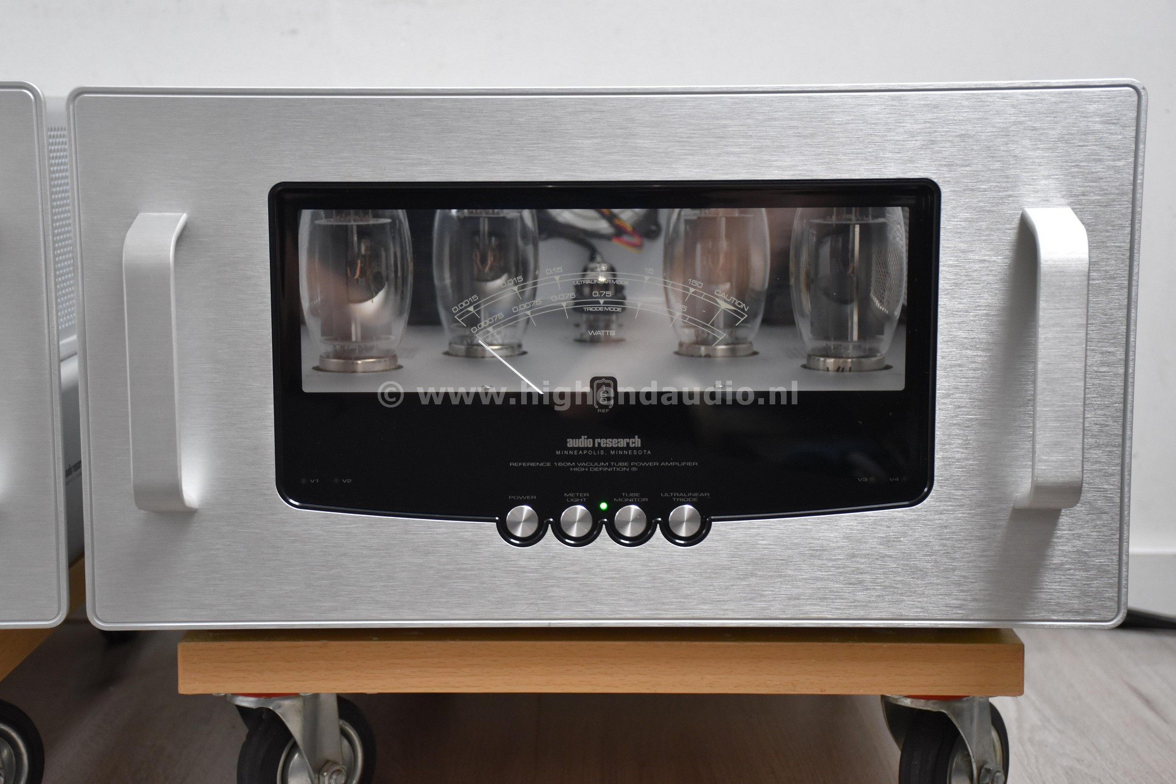 AR-Reference160M-MKII-50684-50685-frontright_wm