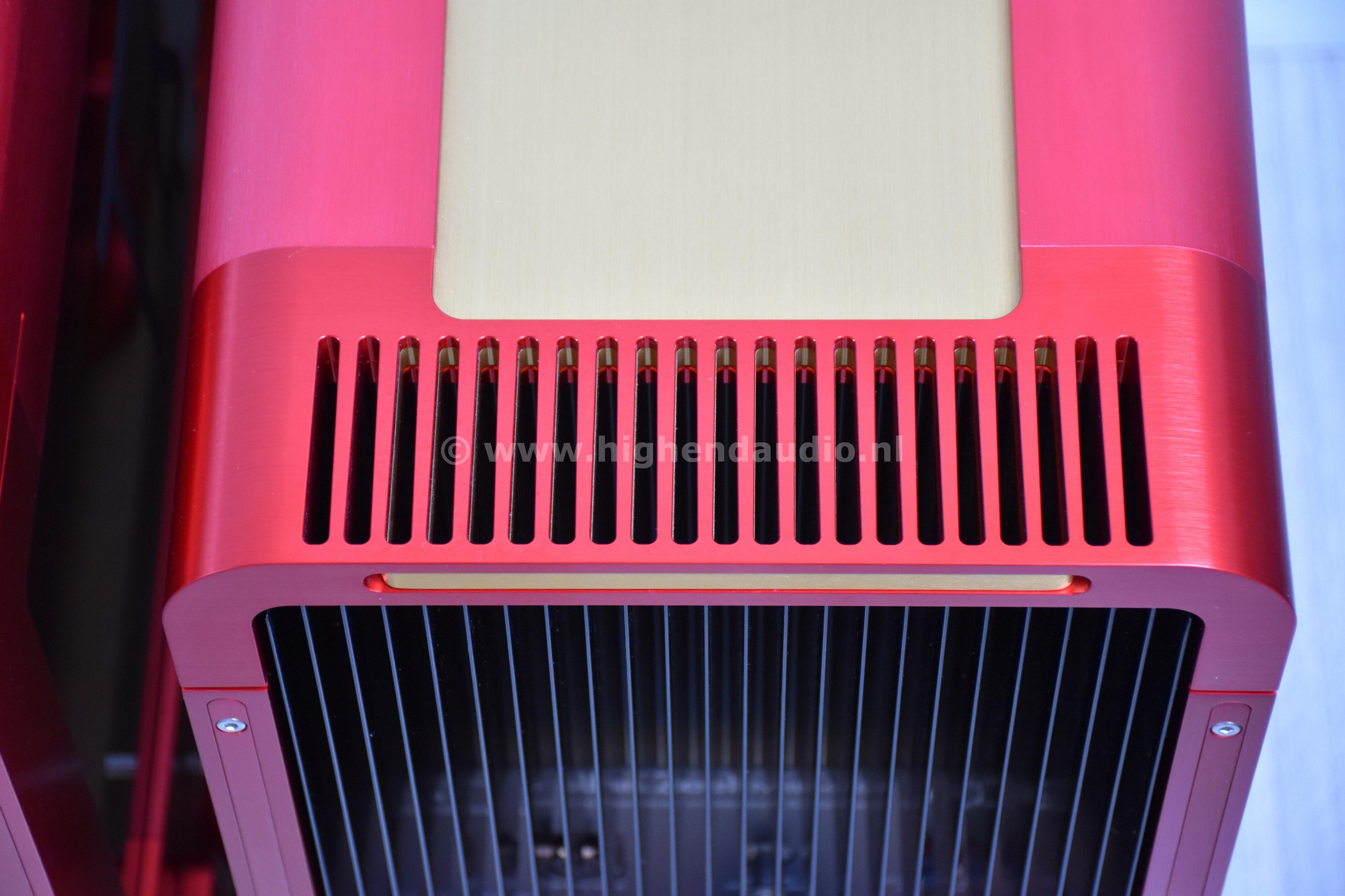 Dartzeel-NHB468-HBTZUE1468.049L-HBTZUE1468.049R-topnbackcloseup_wm