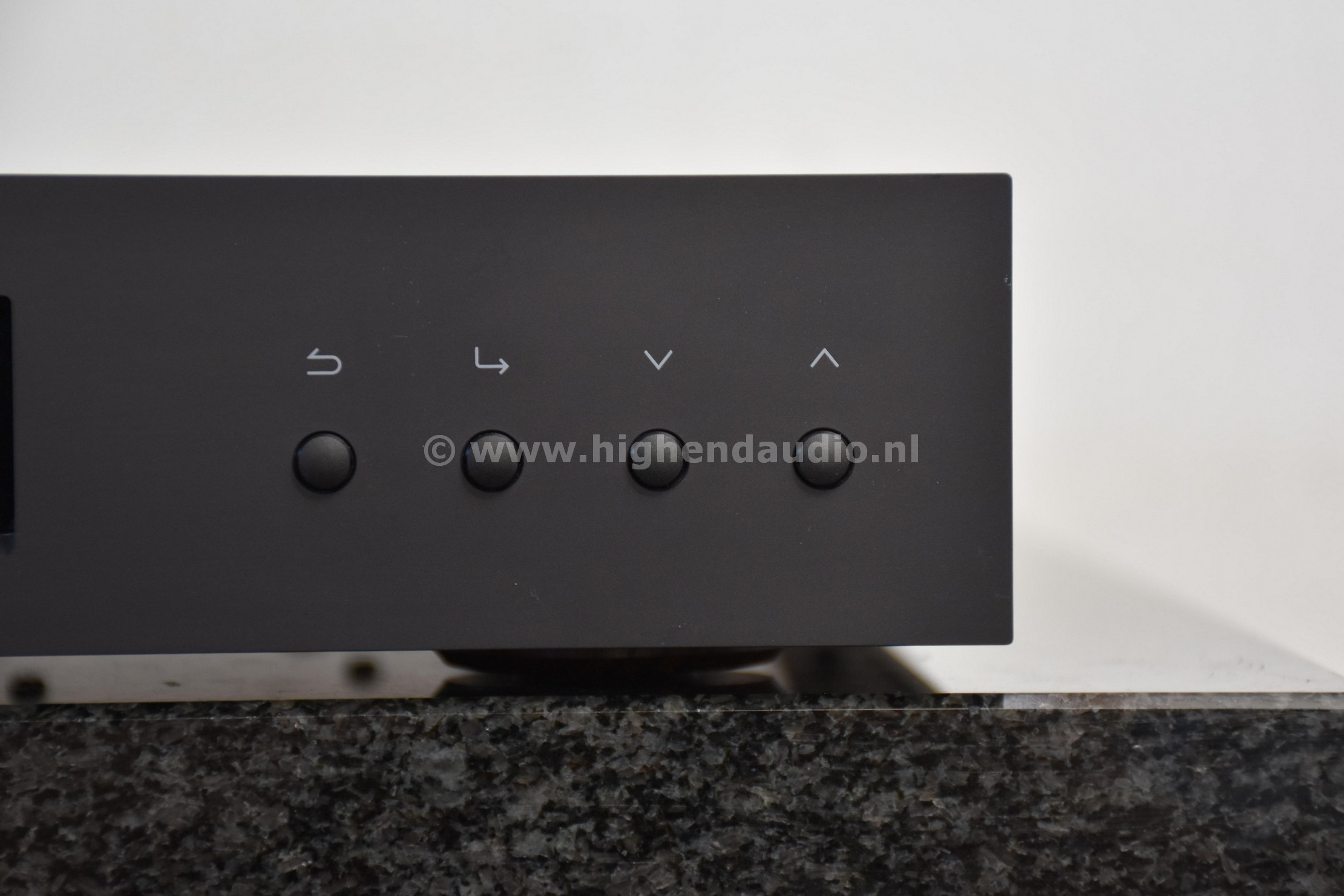 Melco-HAN1ZH60-40353761100167-frontright_wm