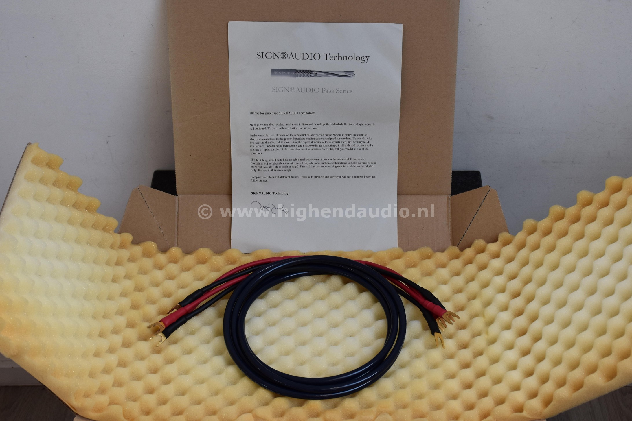 SignAudio-LSP-spades-1,5m-cableinbox_wm