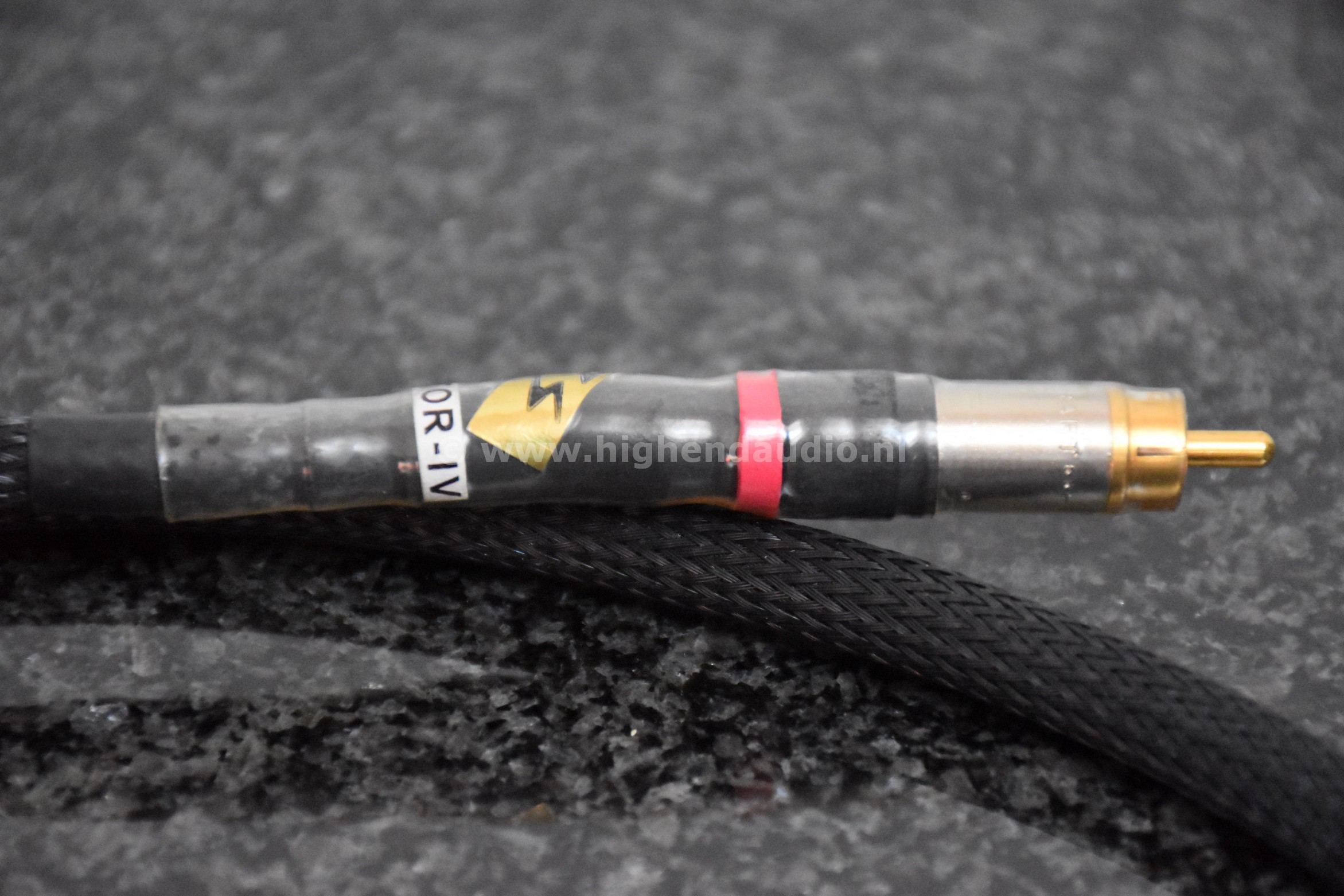 NBS-MonitorIV-SPDIF-1m-detail2_wm