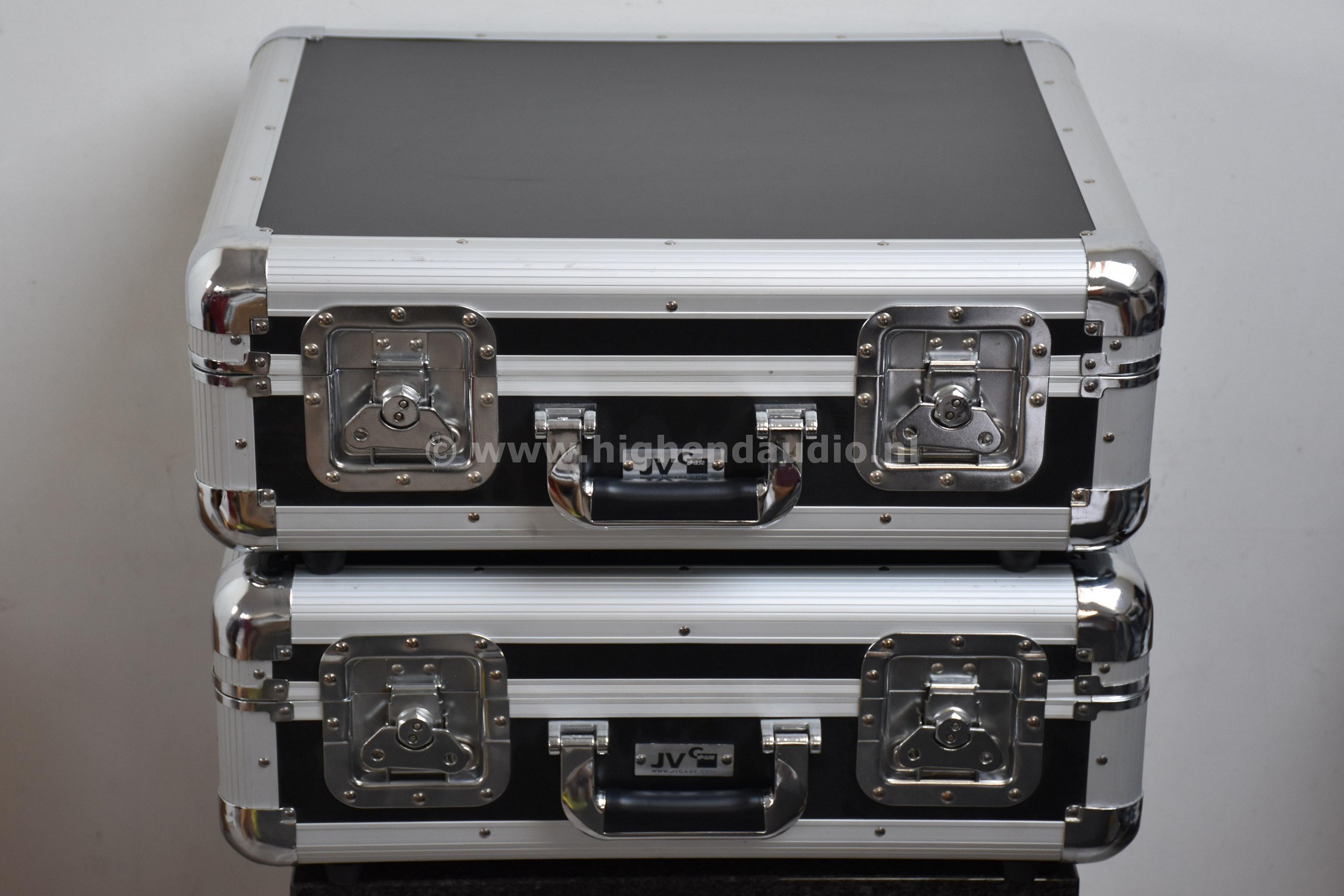 MirrorImage-Aemulus-20150218143-20150218144-flightcases_wm