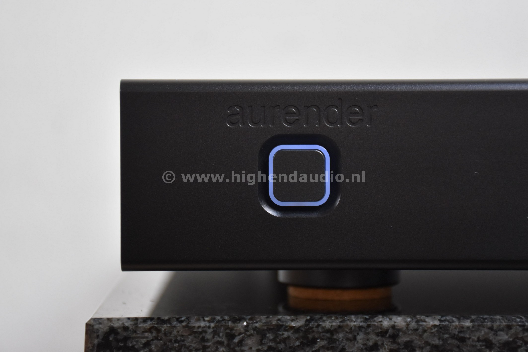 Aurender-A10-4Tb-ABE4A0044-II-frontleft_wm