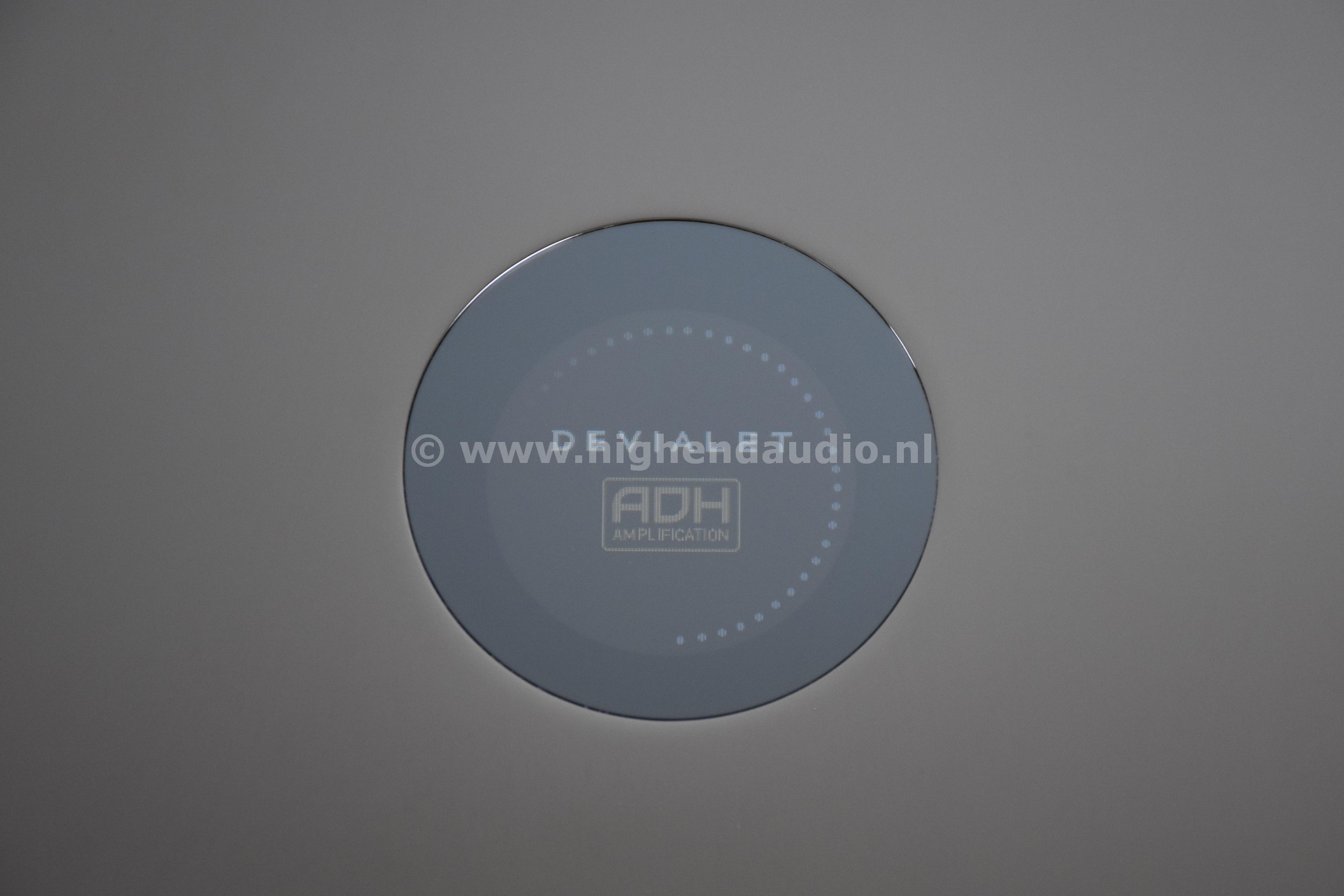 Devialet-200-06867B1-display2_wm