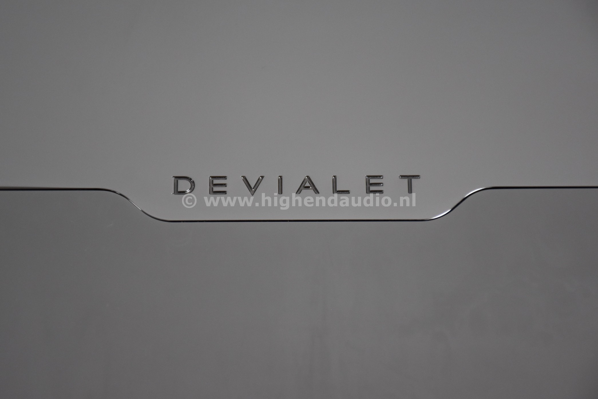 Devialet-200-06867B1-topcloseup_wm