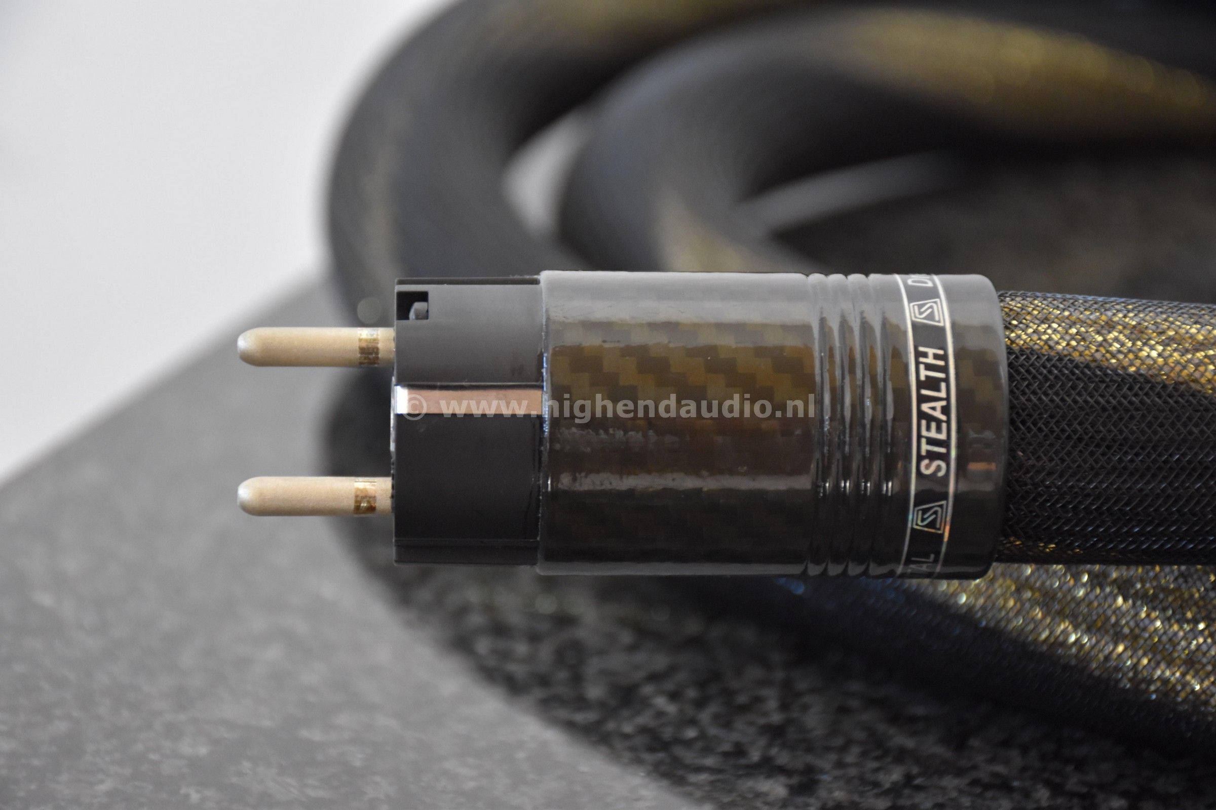 Stealth-DreamV12-Digital-2m-0300316-detail1_wm