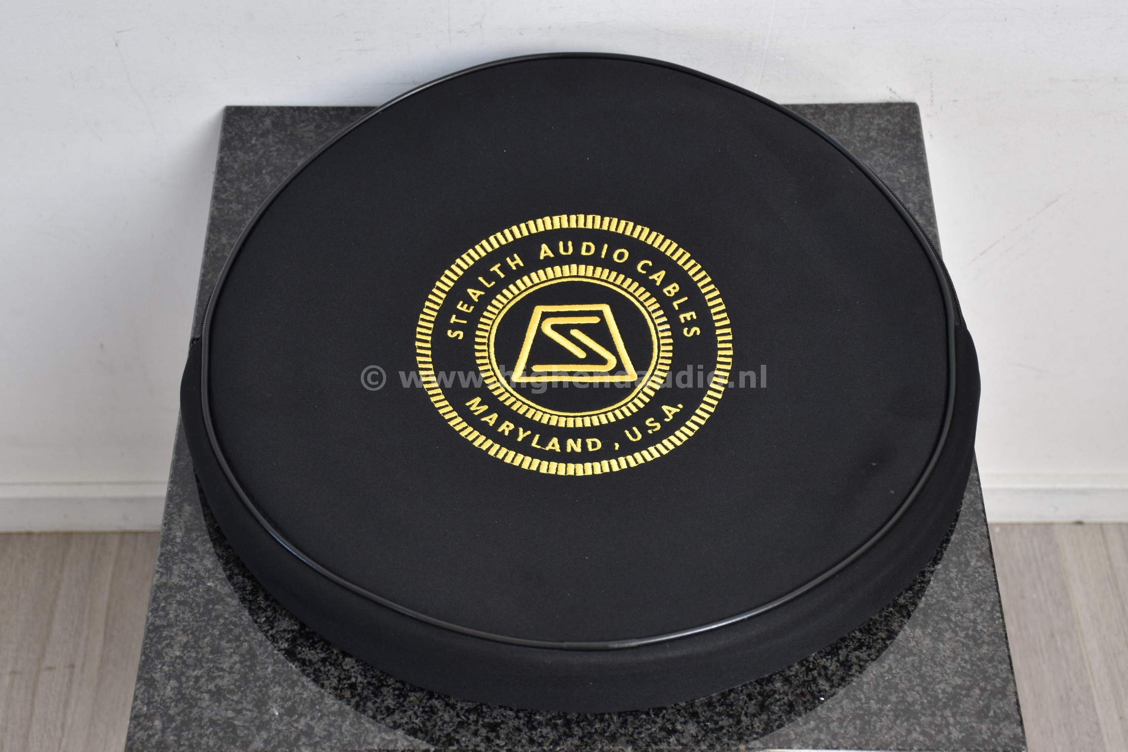 Stealth-DreamV12-Power-2m-1470316-bag_wm