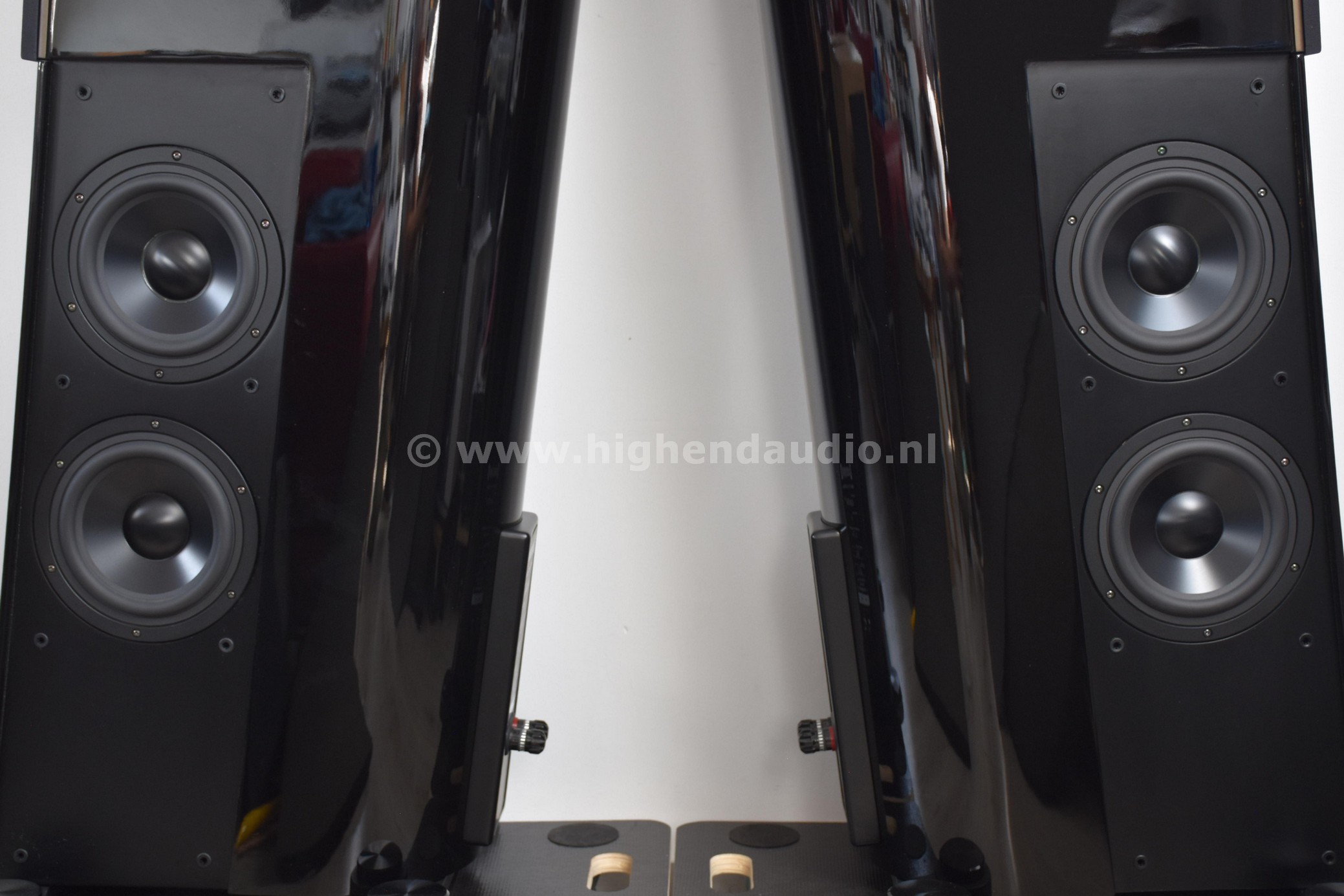 AudioPhysic-AvanteraPlus-123AB-sidedrivers2_wm