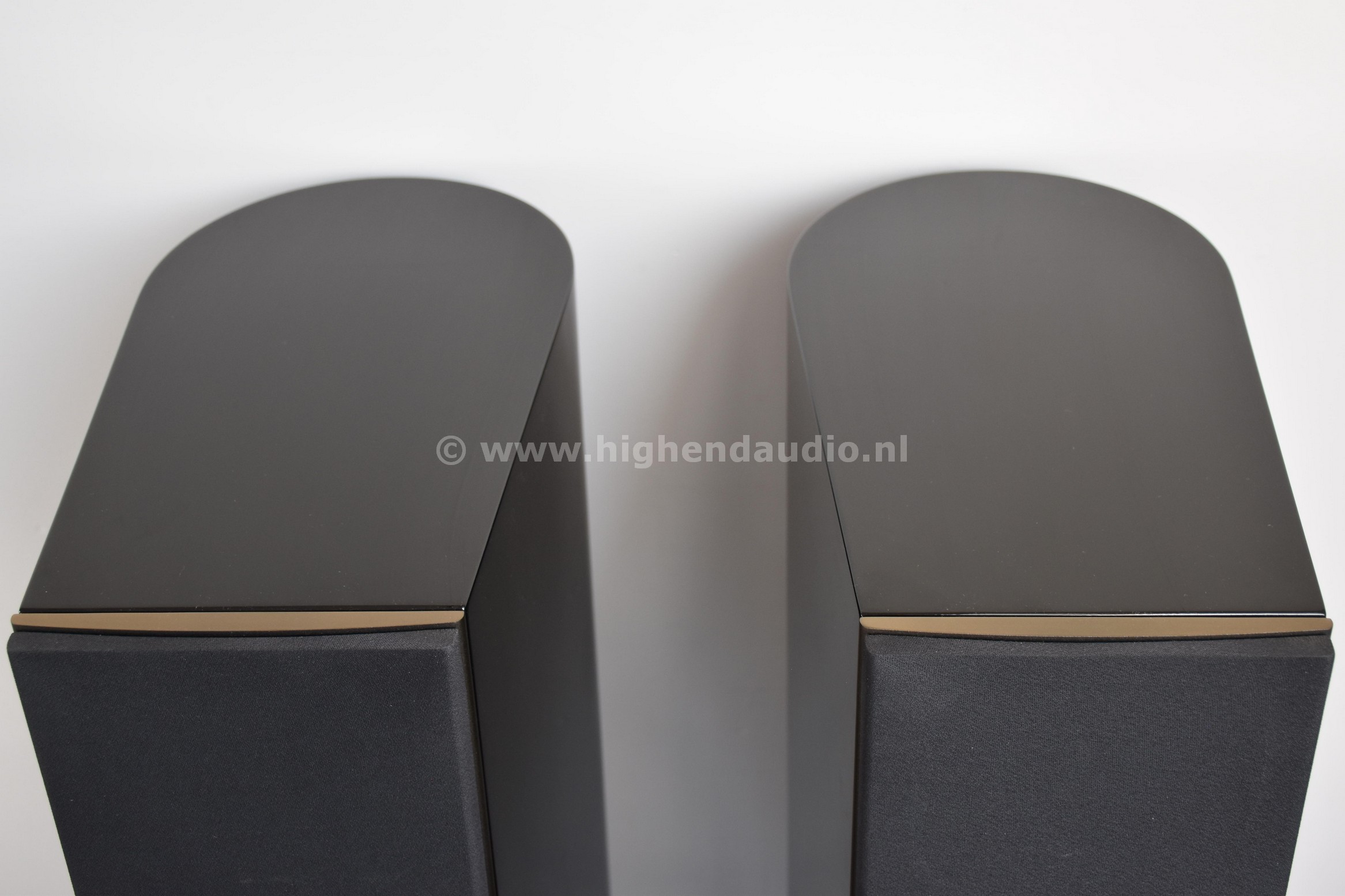 AudioPhysic-AvanteraPlus-123AB-top_wm