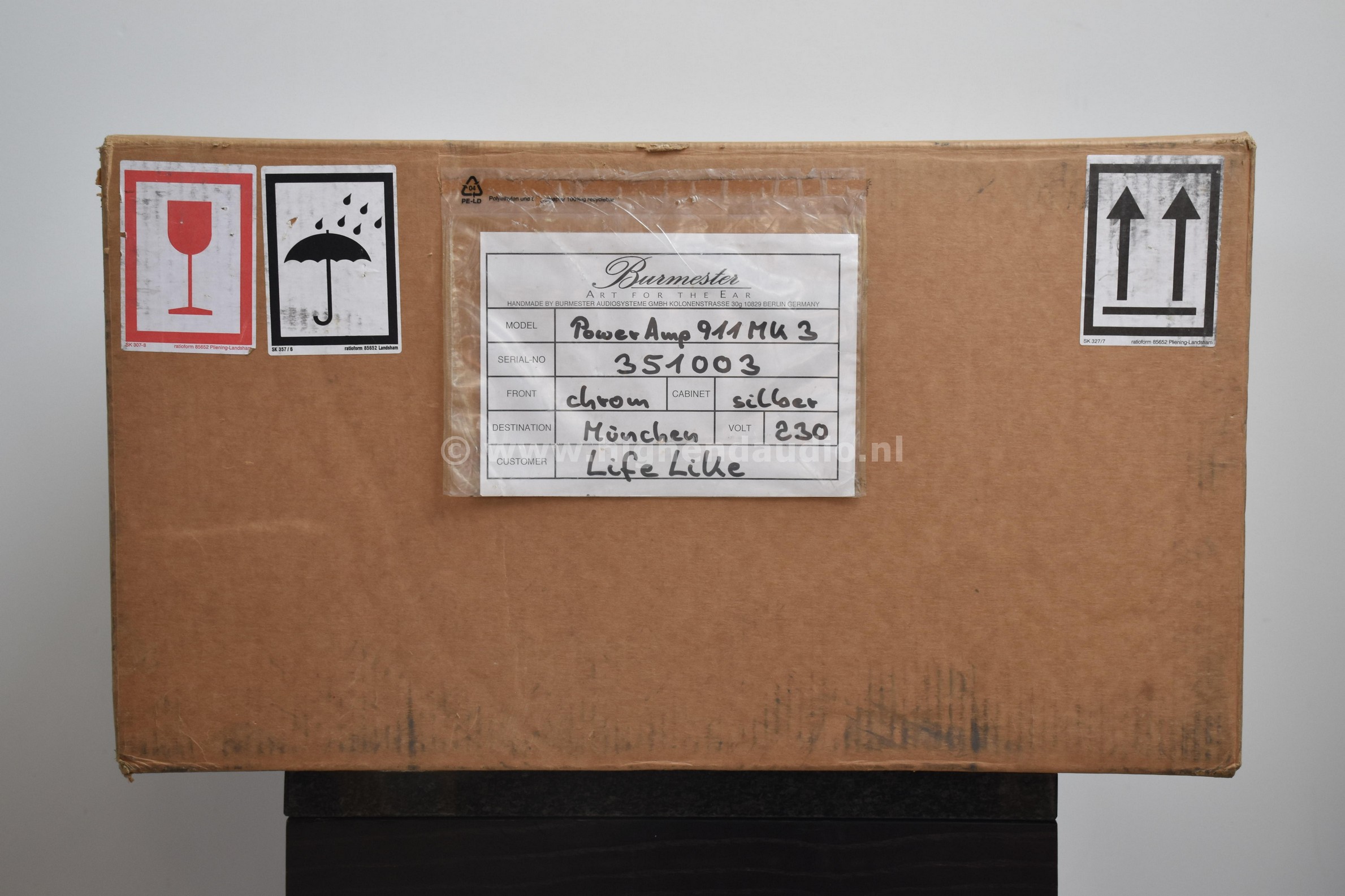 Burmester-911MK3-351003-box_wm