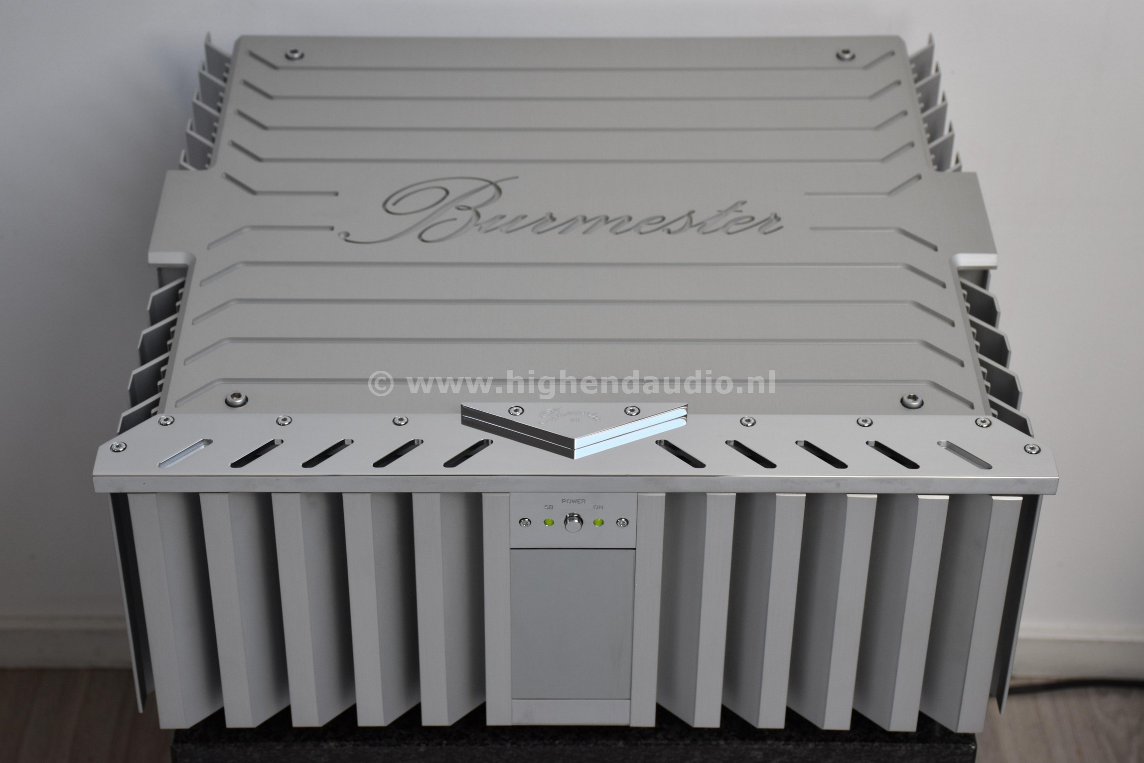 Burmester-911MK3-351003-top_wm