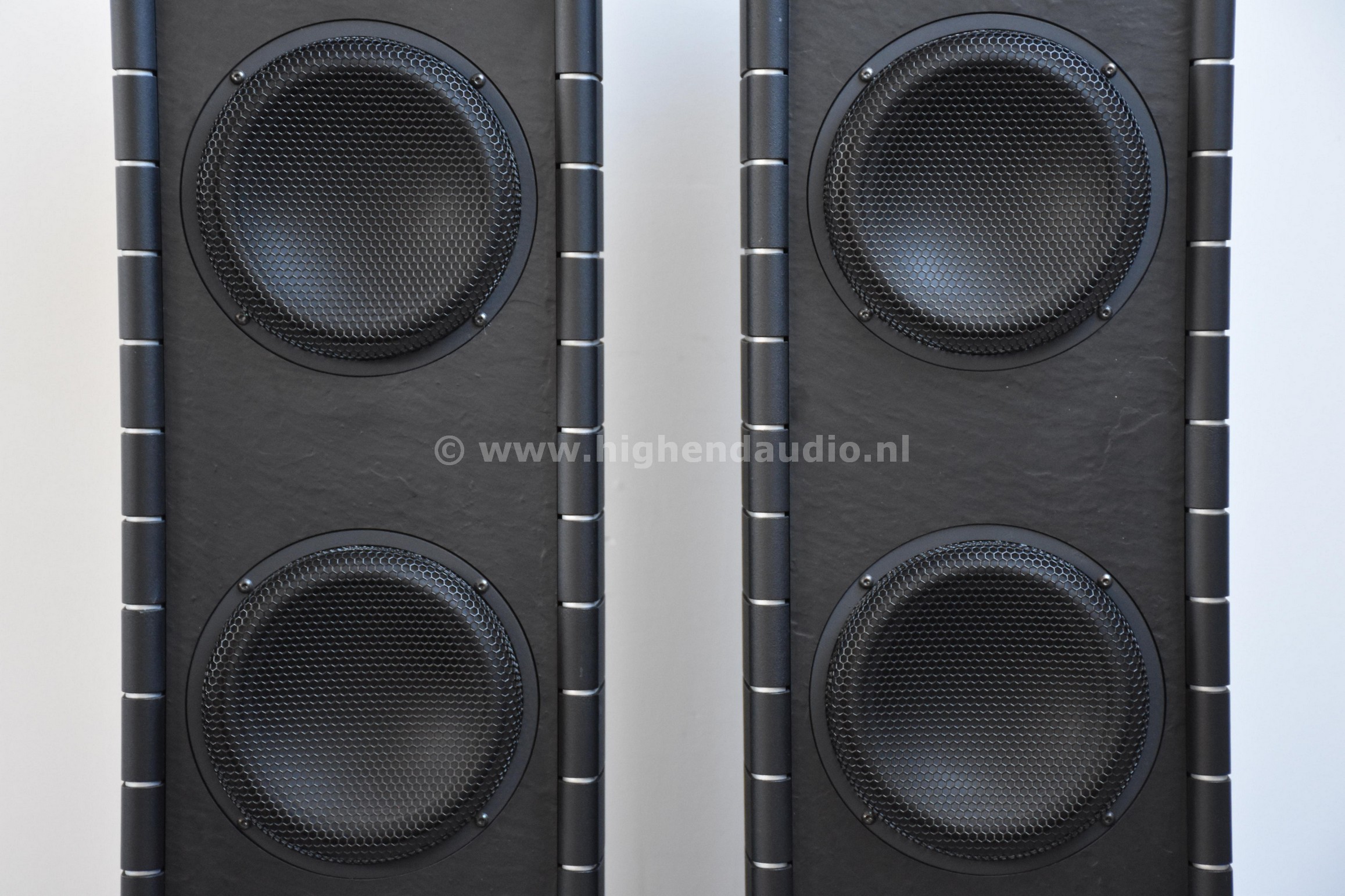 Gauder-DARC60Diamond-GA1911151-drivers2_wm