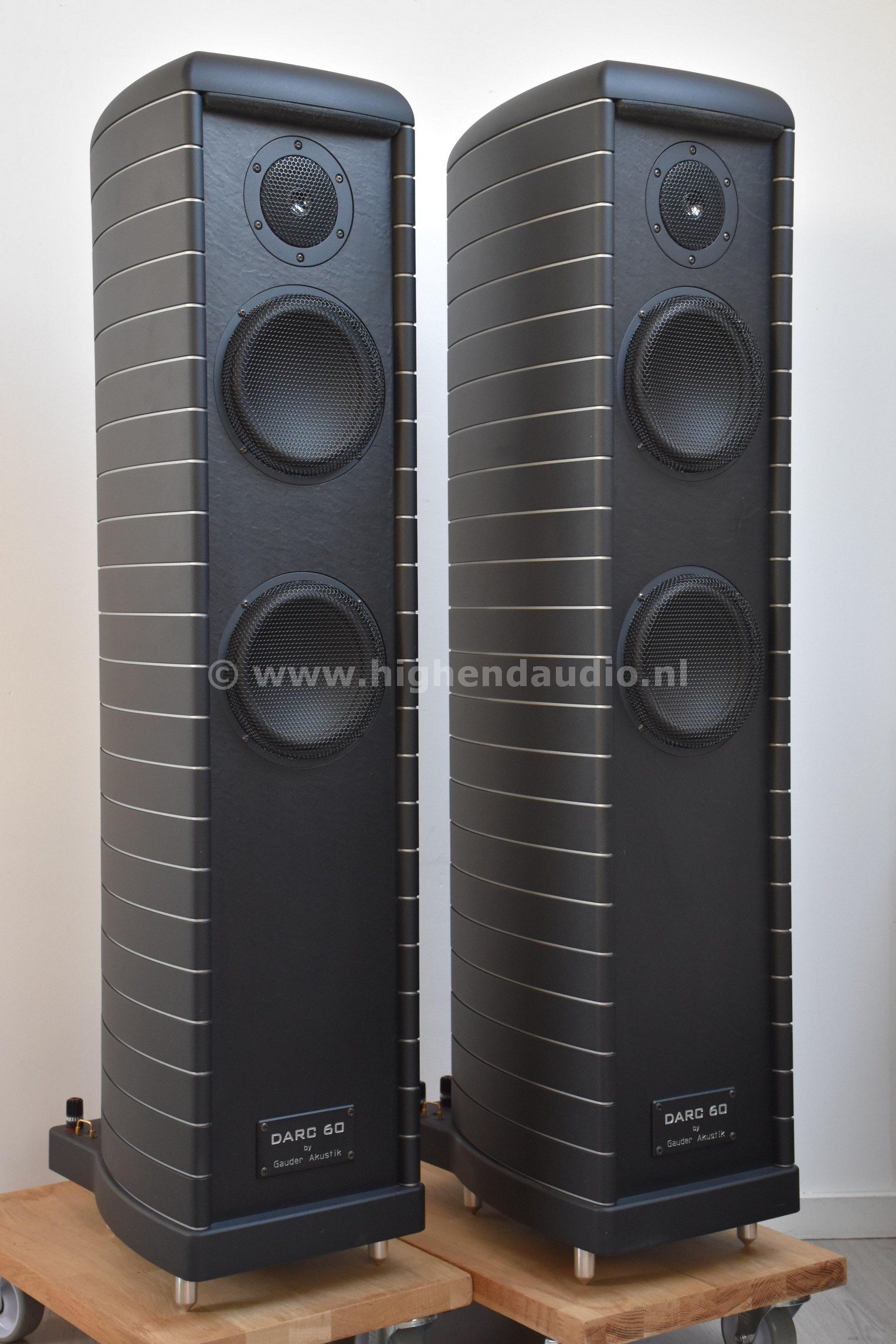 Gauder-DARC60Diamond-GA1911151-side_wm