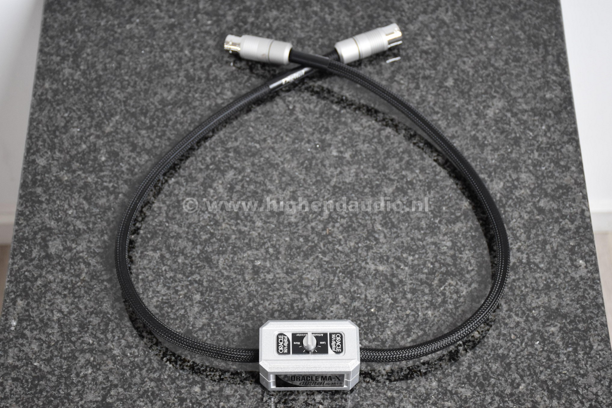 MIT-OracleMAX-DigitalProline-1m-33784_wm