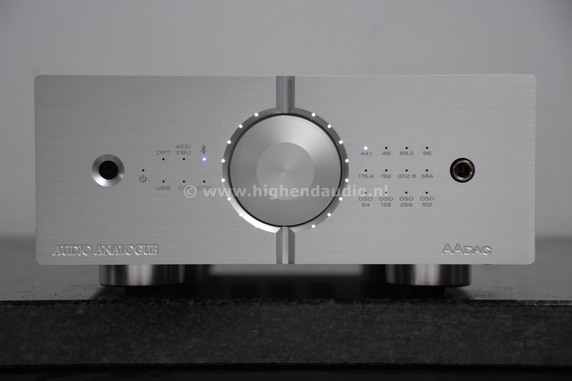 AudioAnalogue-AADac-BT-6600BA19L02-front2_wm