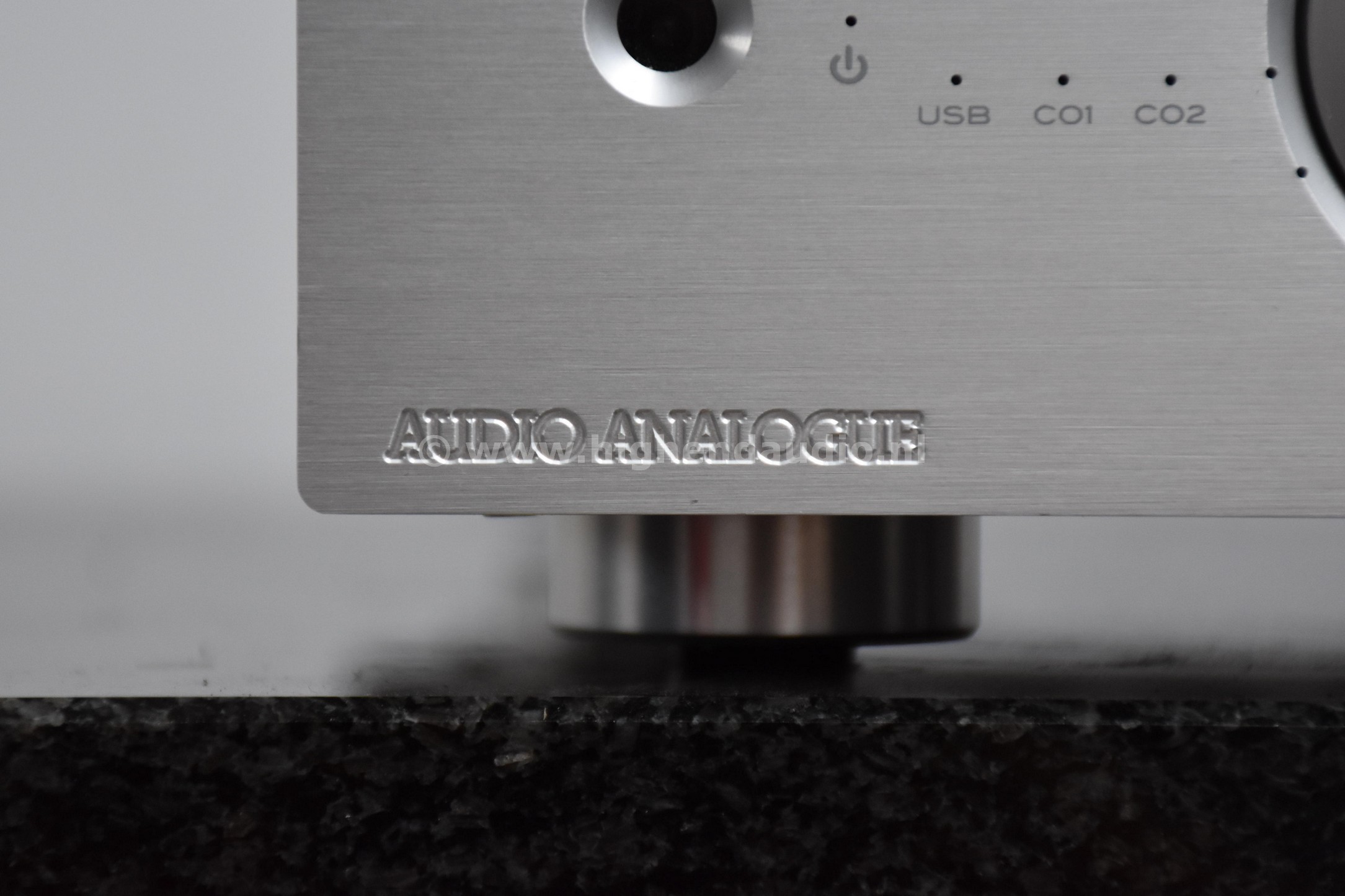 AudioAnalogue-AADac-BT-6600BA19L02-frontleft_wm