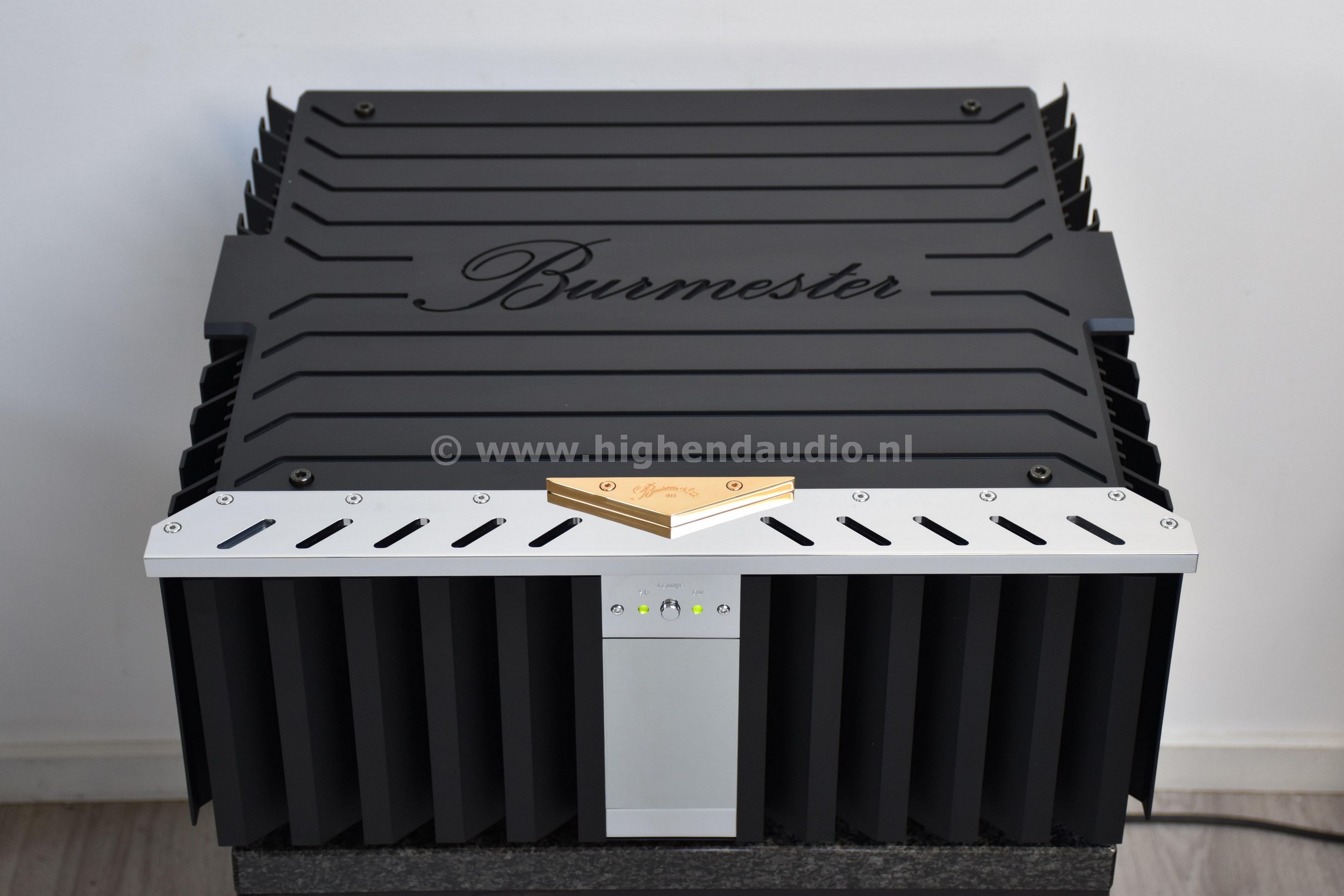 Burmester-911MK3-upgradedfromMK2-61104-top_wm