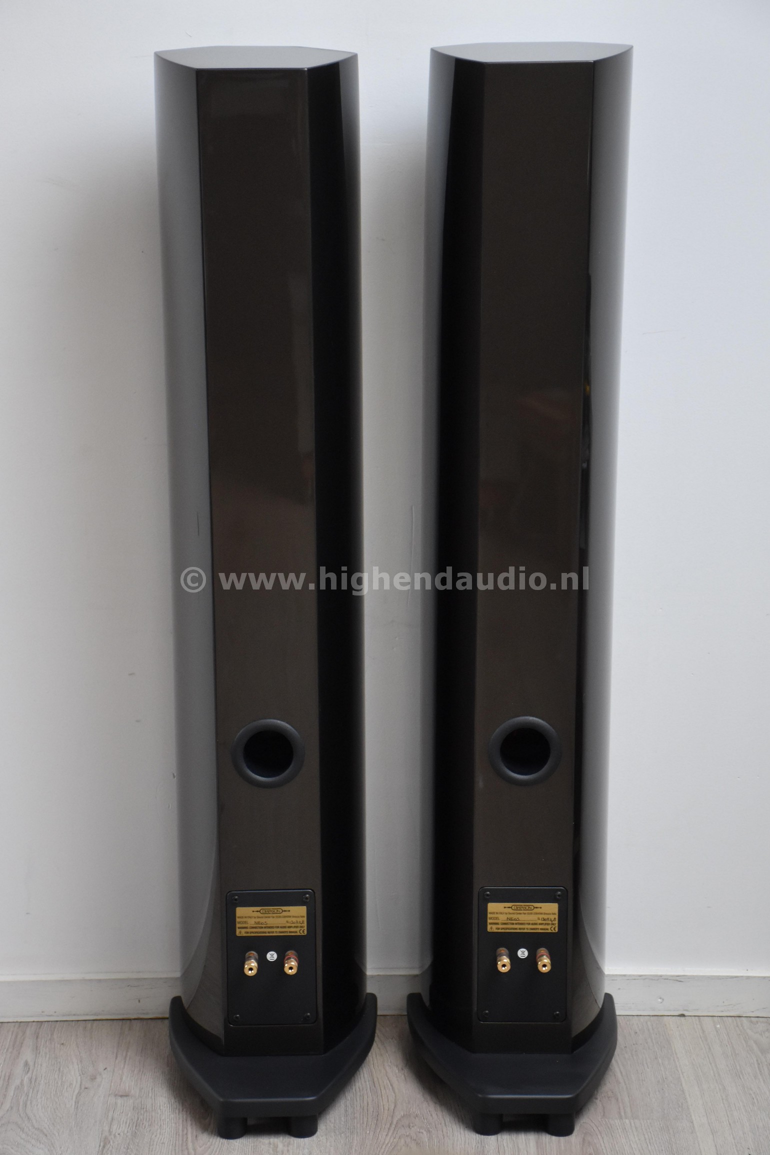 Diapason-Neos-1307148-back_wm