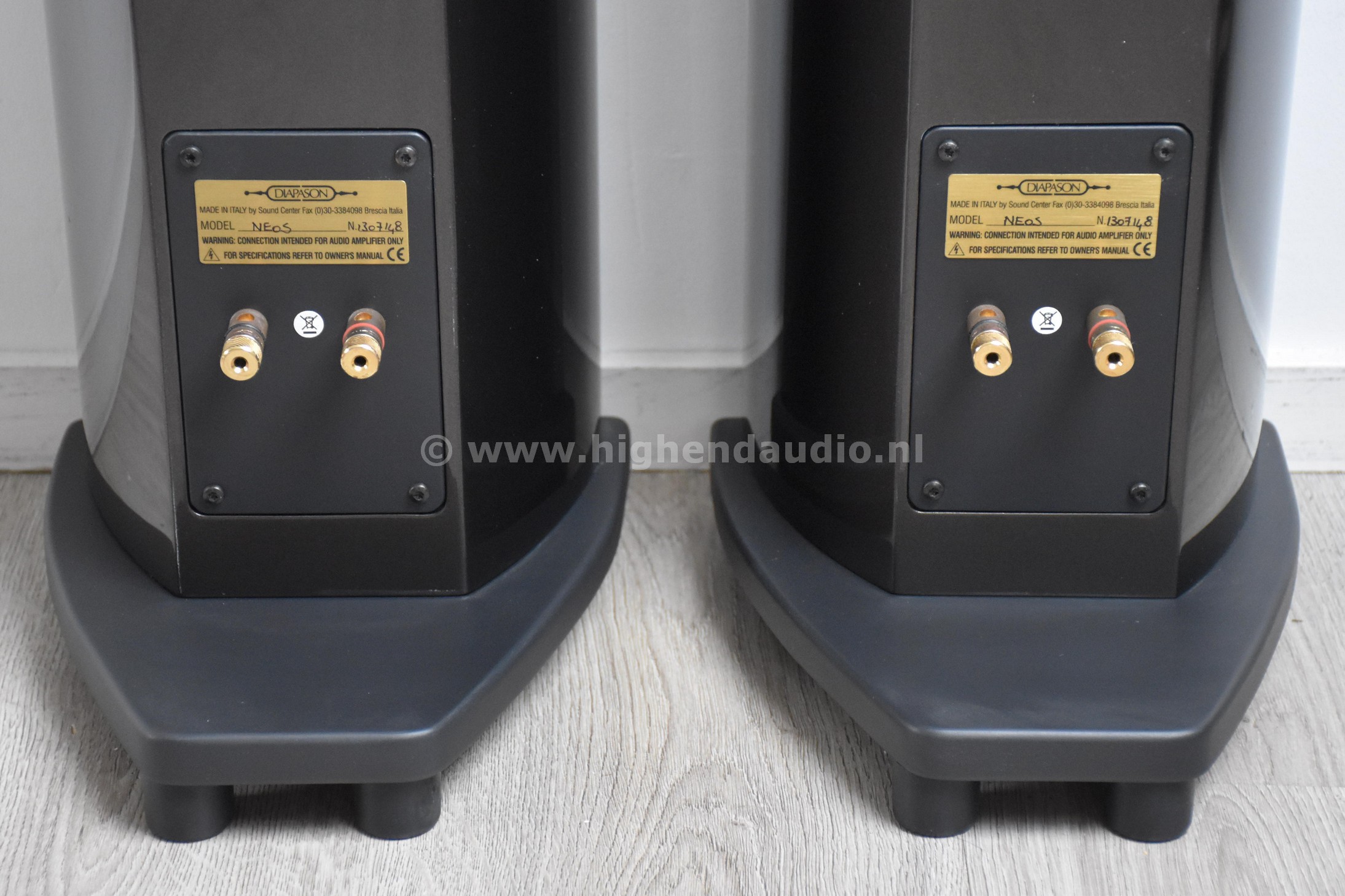 Diapason-Neos-1307148-backterminals_wm