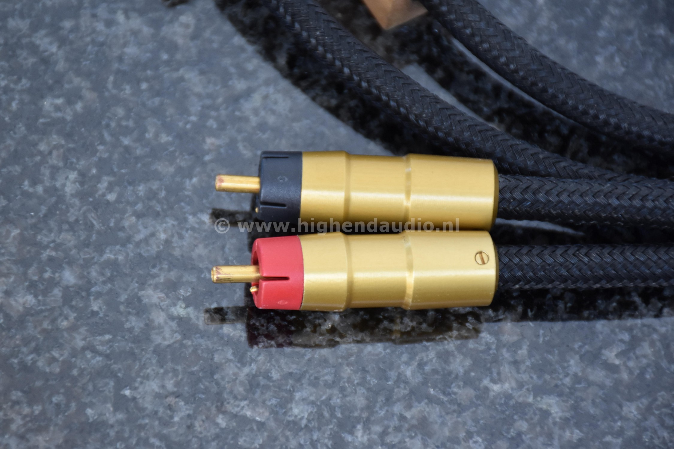 HiDiamond-Signal+EsotericMKII-1m-detail2_wm