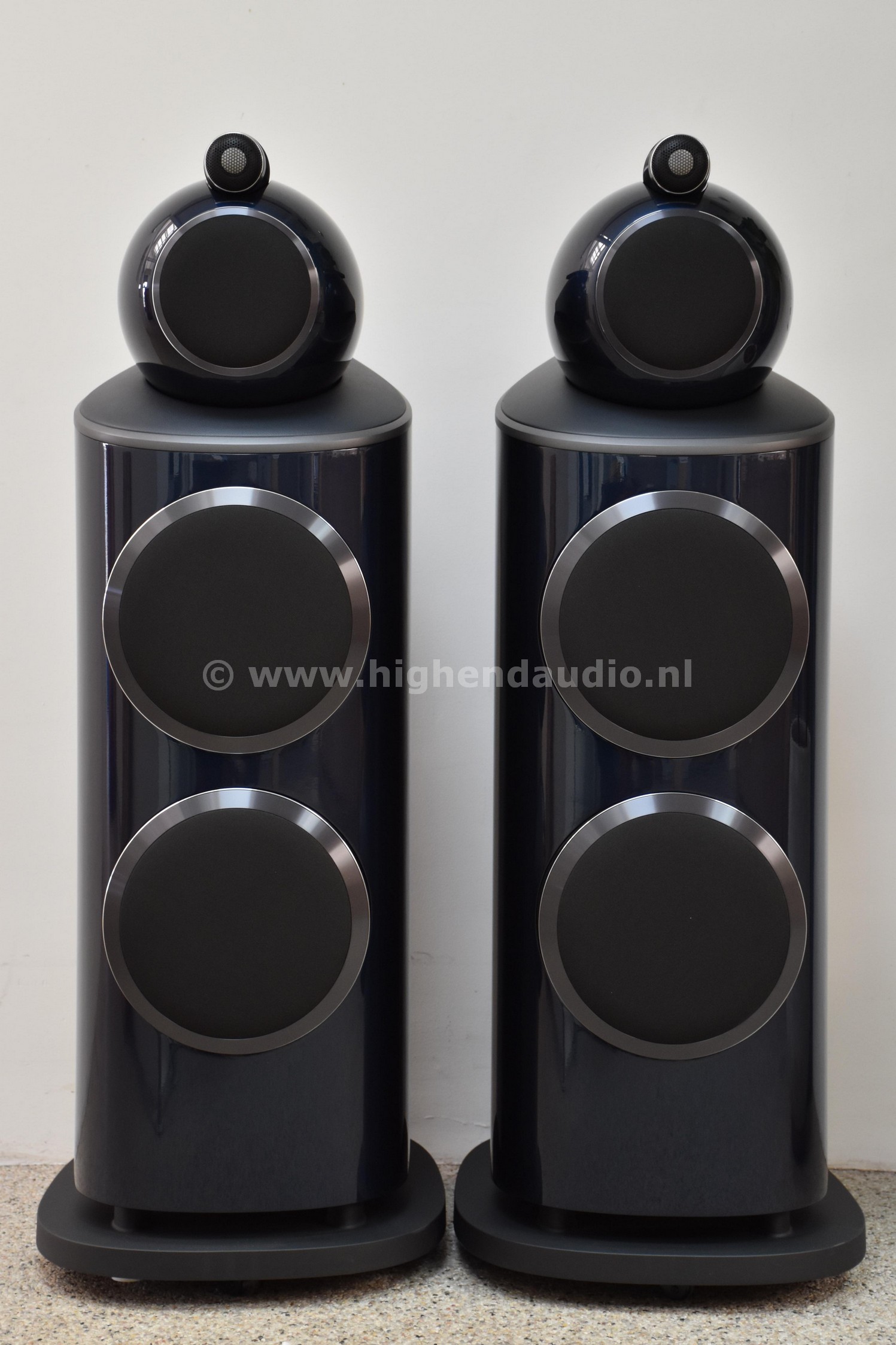 B&W-801D4Signature-3865-3866-front_wm