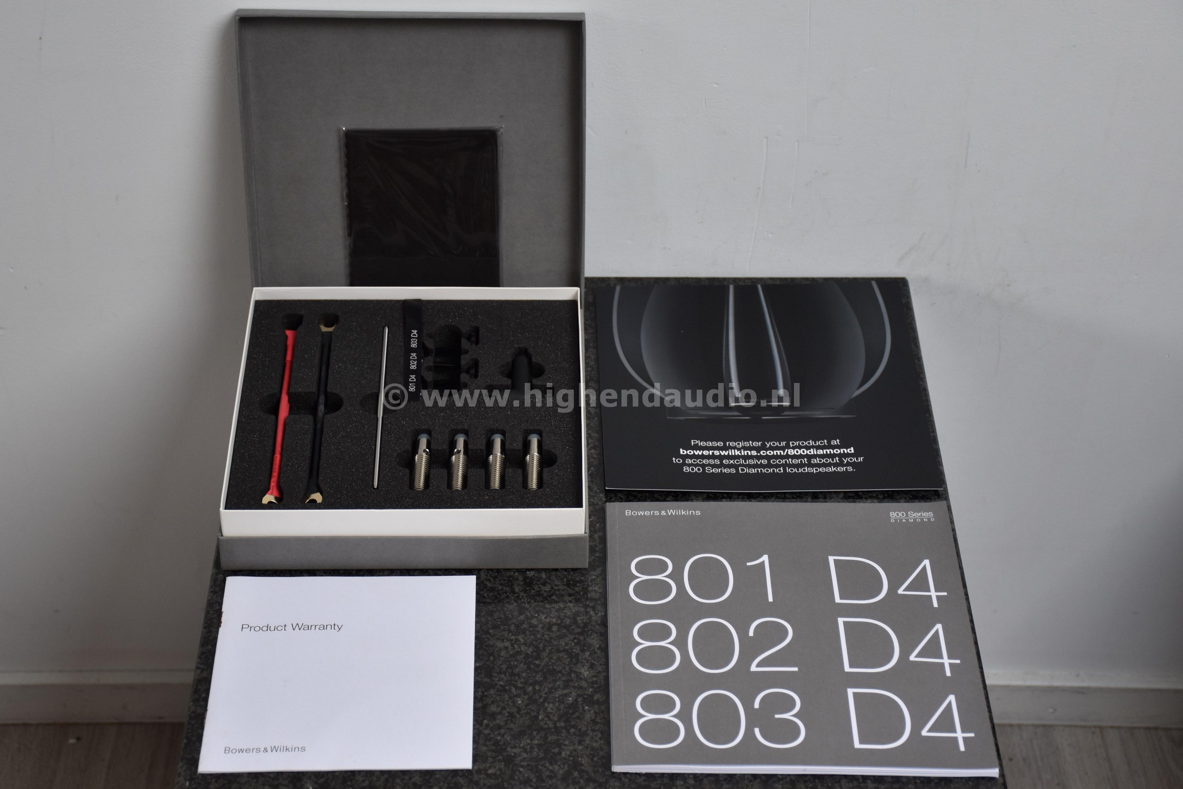 B&W-801D4Signature-3865-3866-manualaccessories_wm