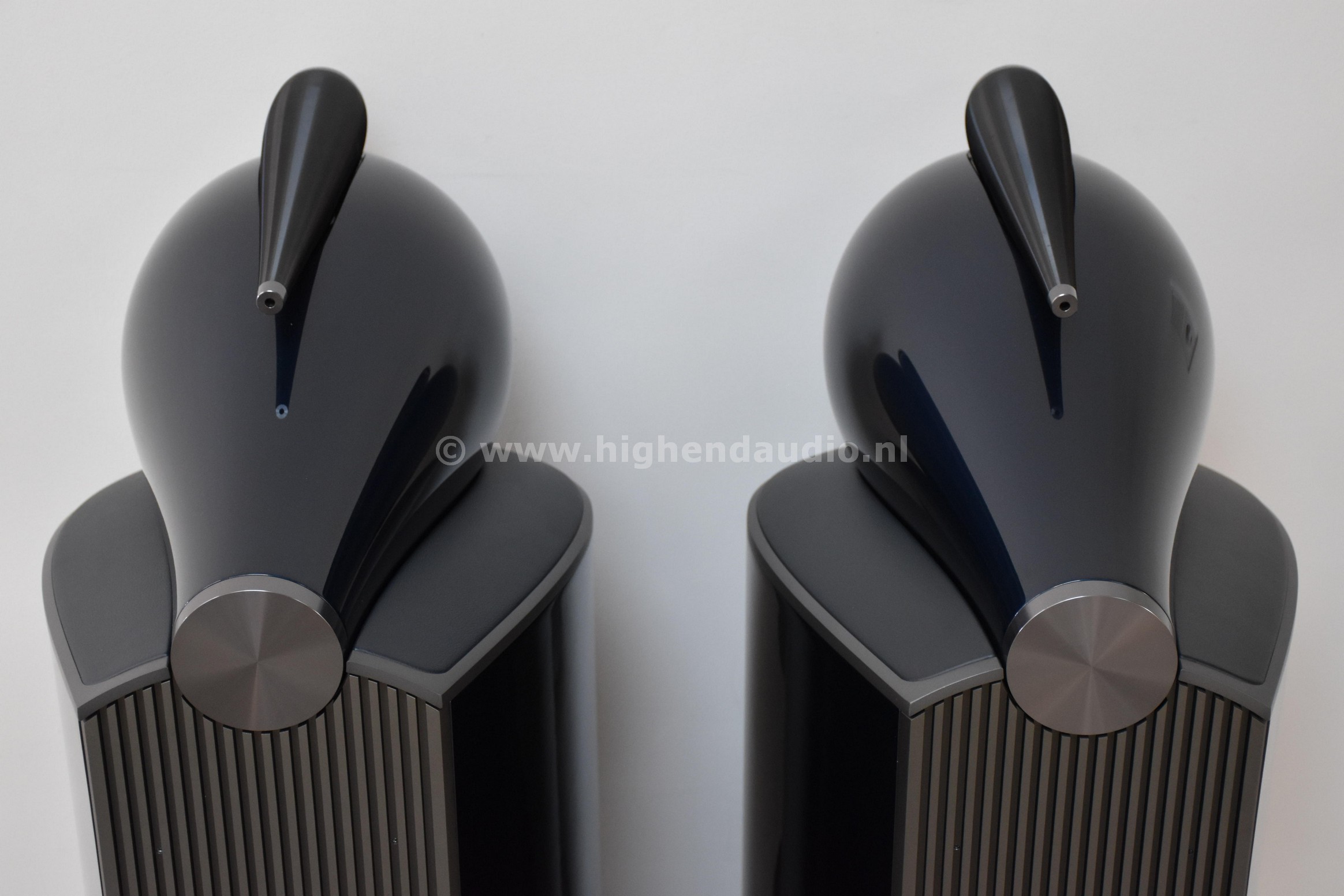 B&W-801D4Signature-3865-3866-topback_wm