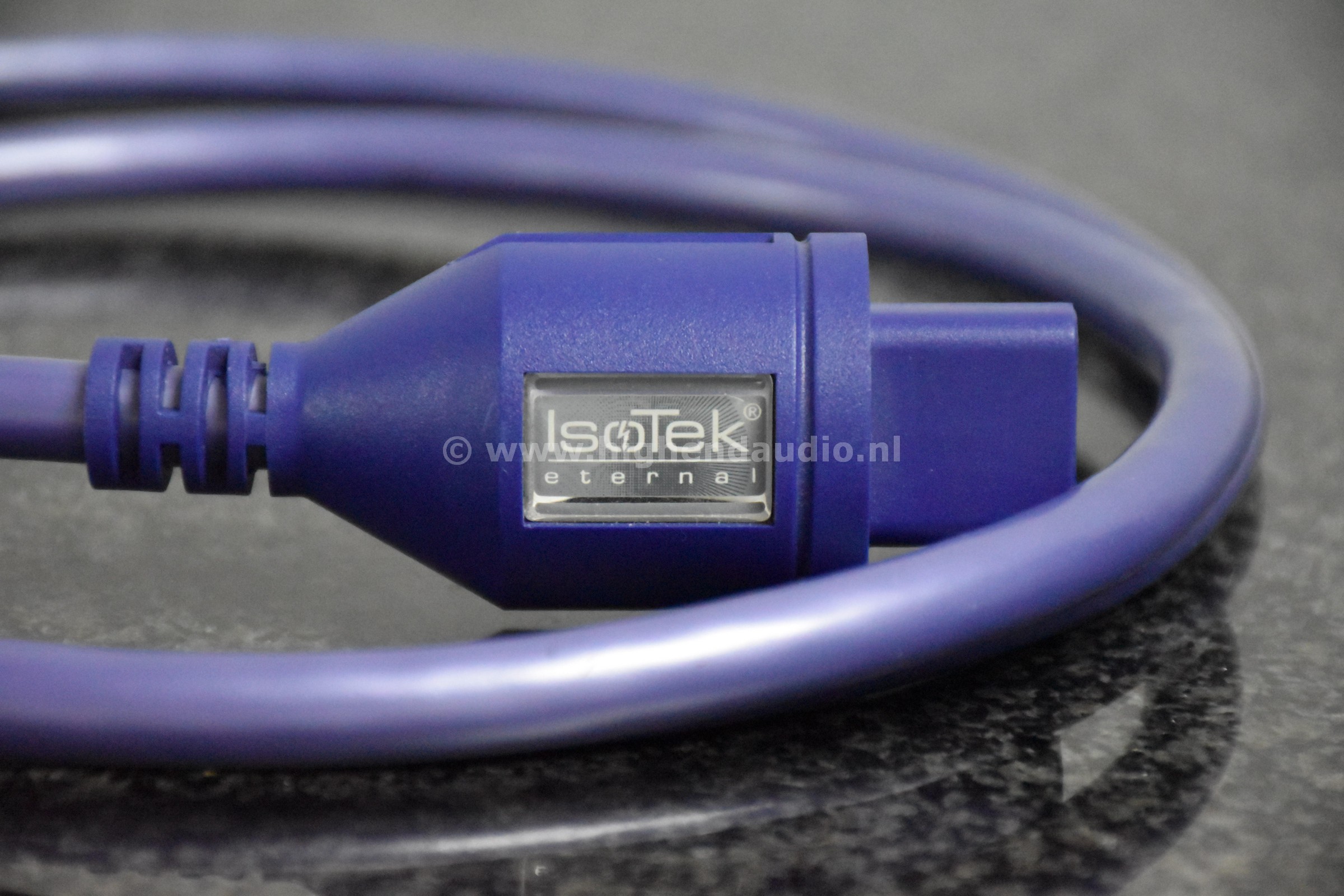 Isotek-Eternal-1m-detail1_wm