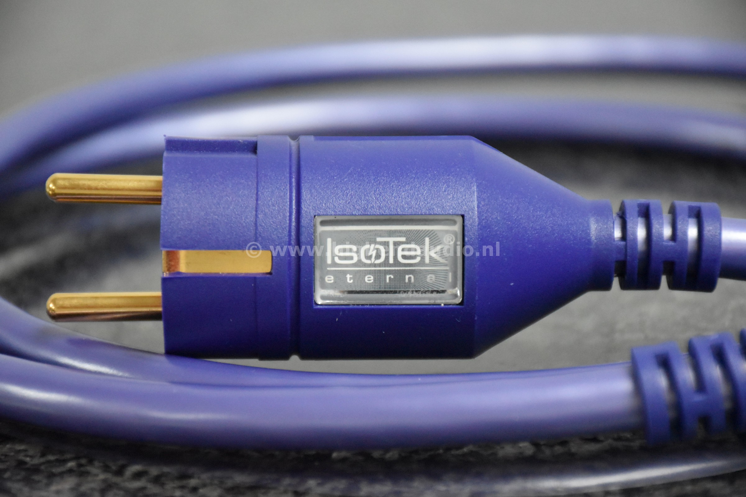 Isotek-Eternal-1m-detail2_wm
