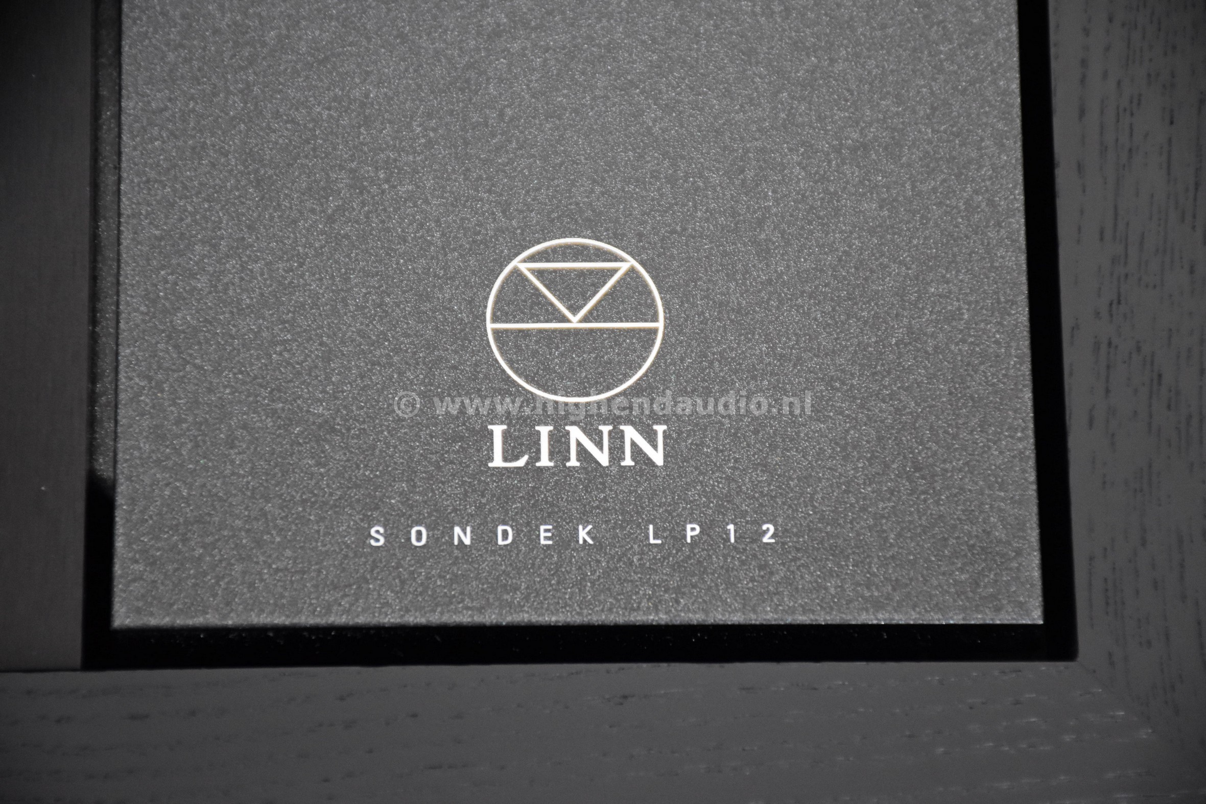 Linn-LP123-Lingo3-1392526-1411267-topcloseup_wm
