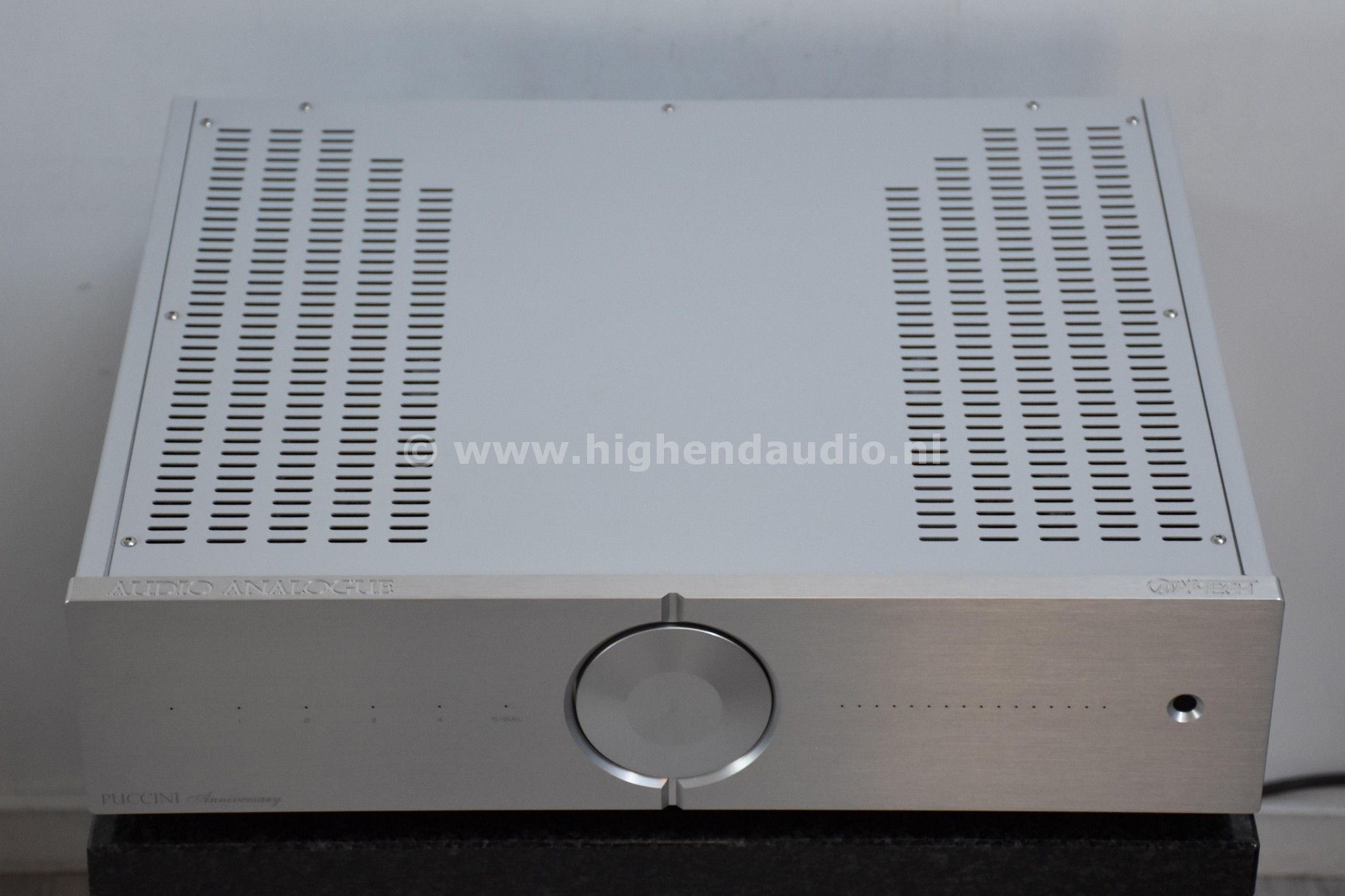 AudioAnalogue-PucciniAniversary-7600ATLA20E03-top_wm