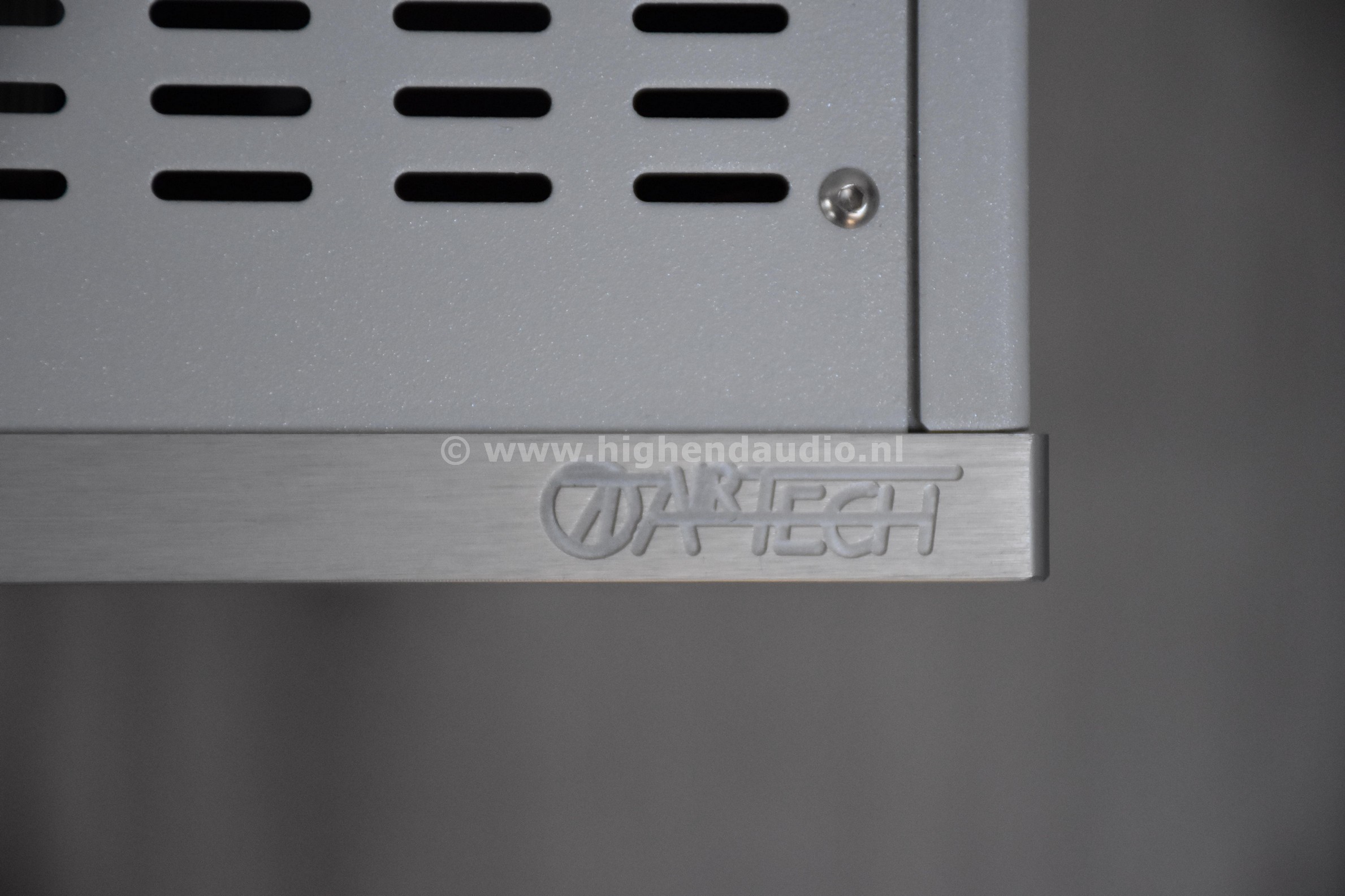 AudioAnalogue-PucciniAniversary-7600ATLA20E03-topcloseup2_wm