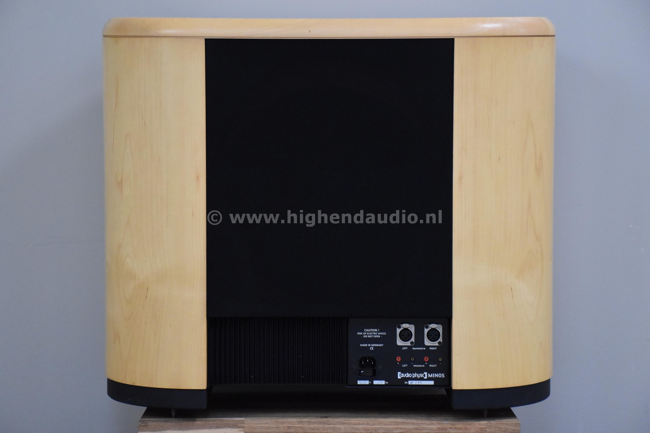 AudioPhysic-Minos-091-back_wm