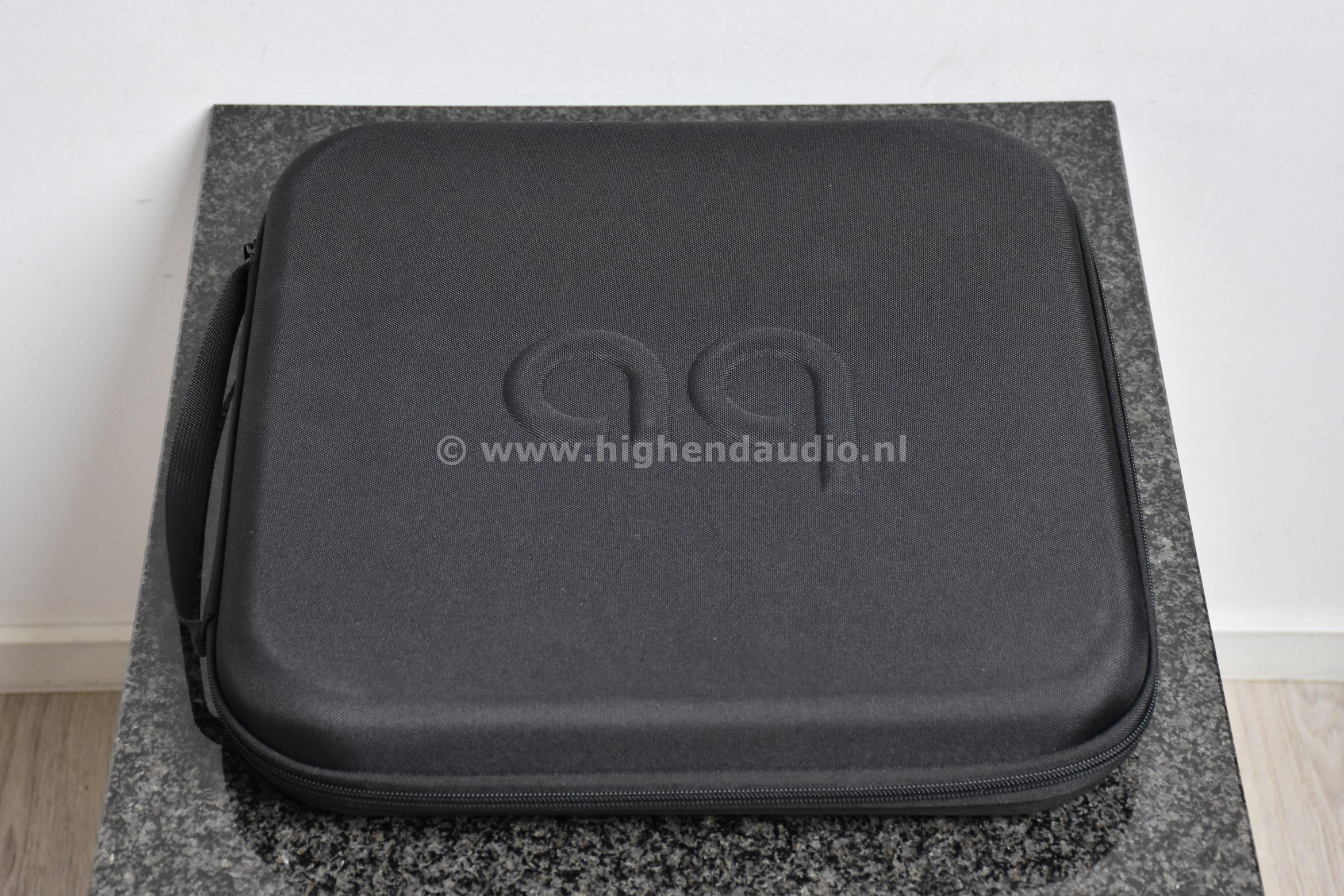 Audioquest-HurricaneHC-C19-1m-II-bag_wm