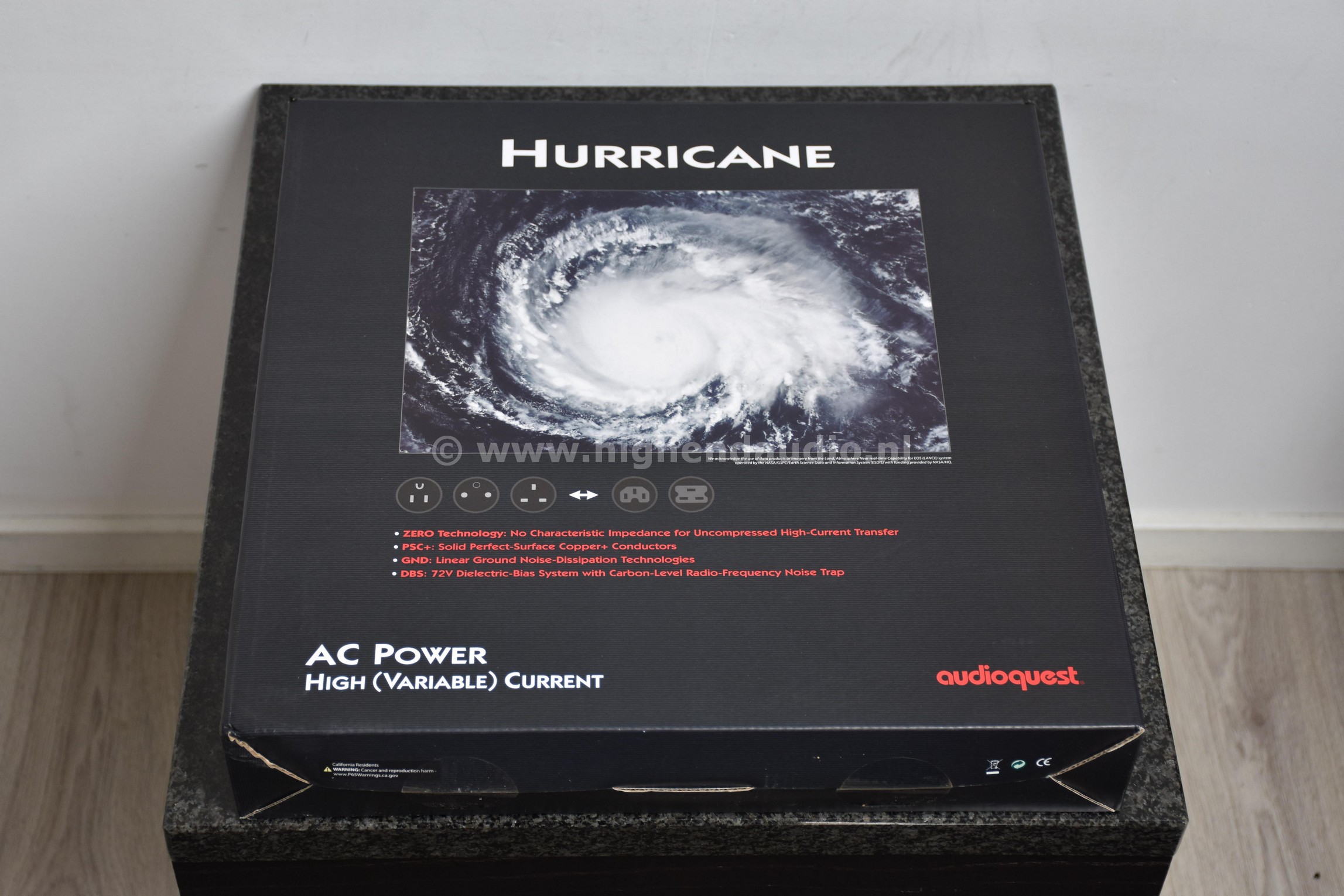 Audioquest-HurricaneHC-C19-1m-II-box_wm