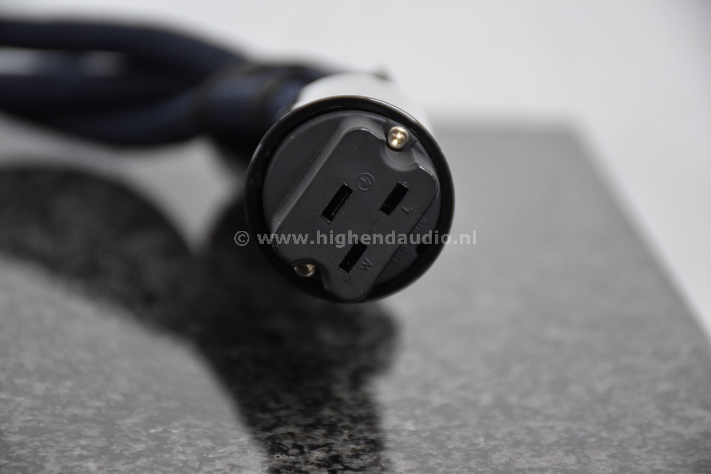 Audioquest-HurricaneHC-C19-1m-II-detail4_wm