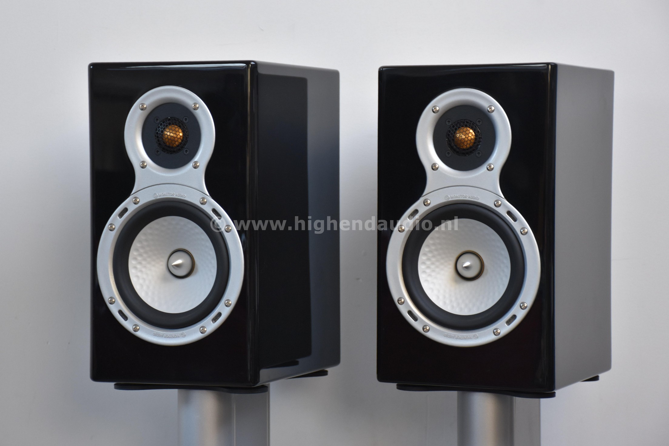 MonitorAudio-GS10-701193-sidetopwog_wm