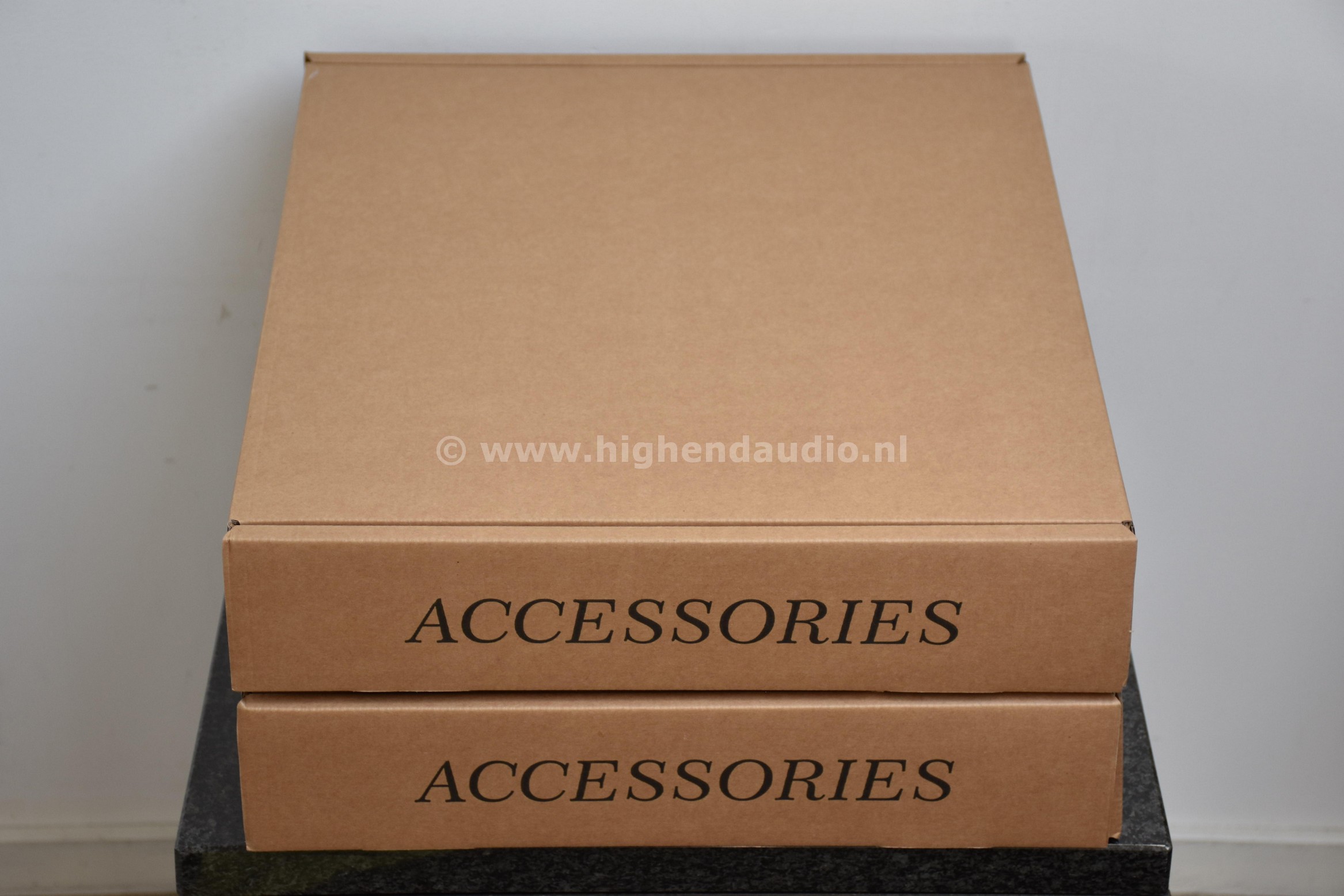 SF-MaximaAmator-463-accessoriesboxes_wm