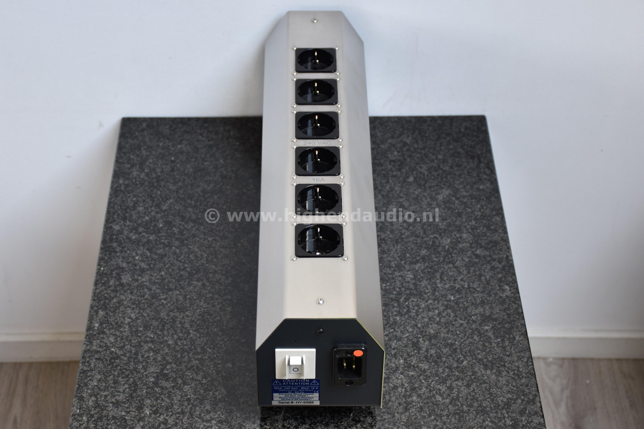 Shunyata-HydraAV-HYE688-top_wm