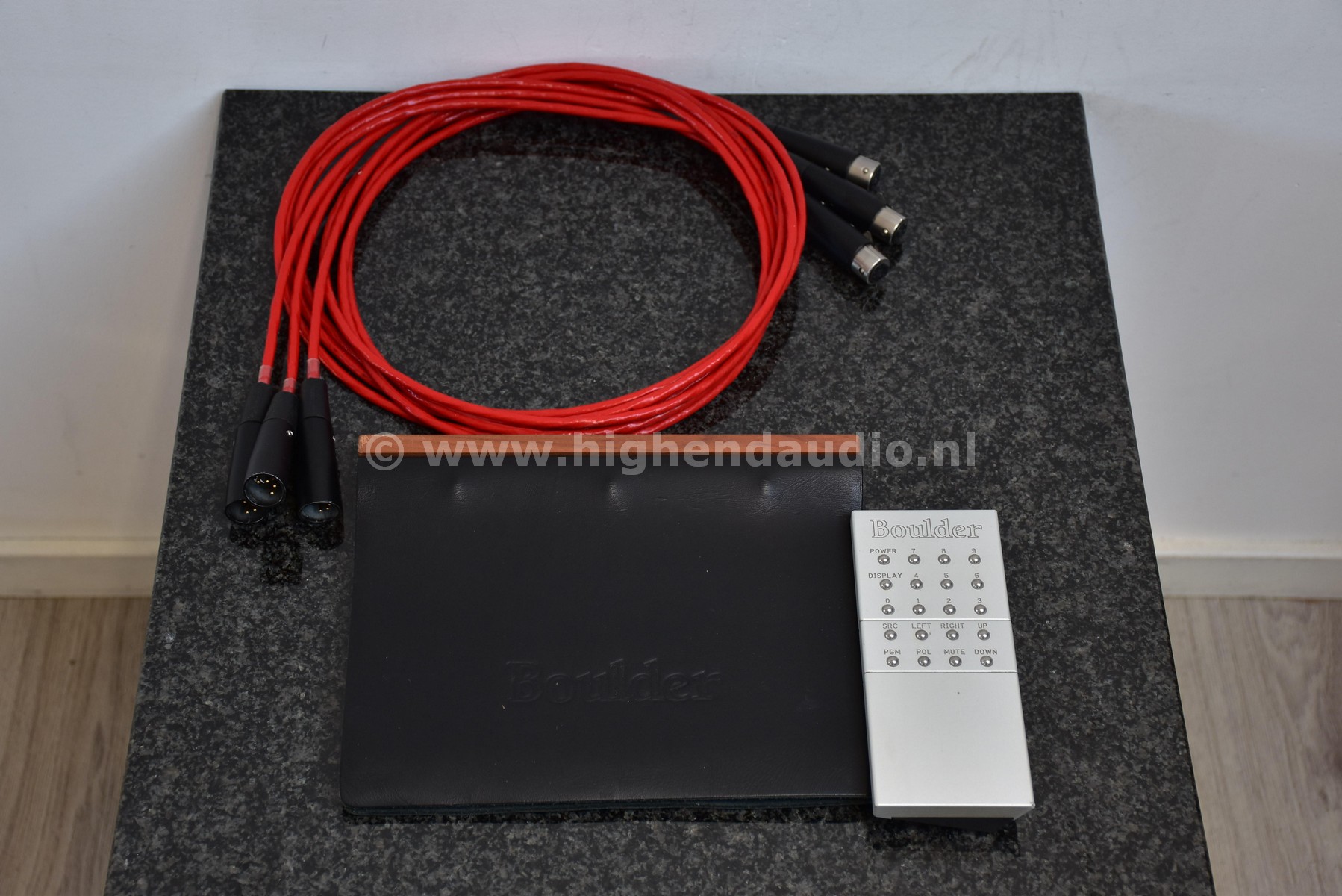 Boulder-2010-VP55-0P05-manualremote_wm