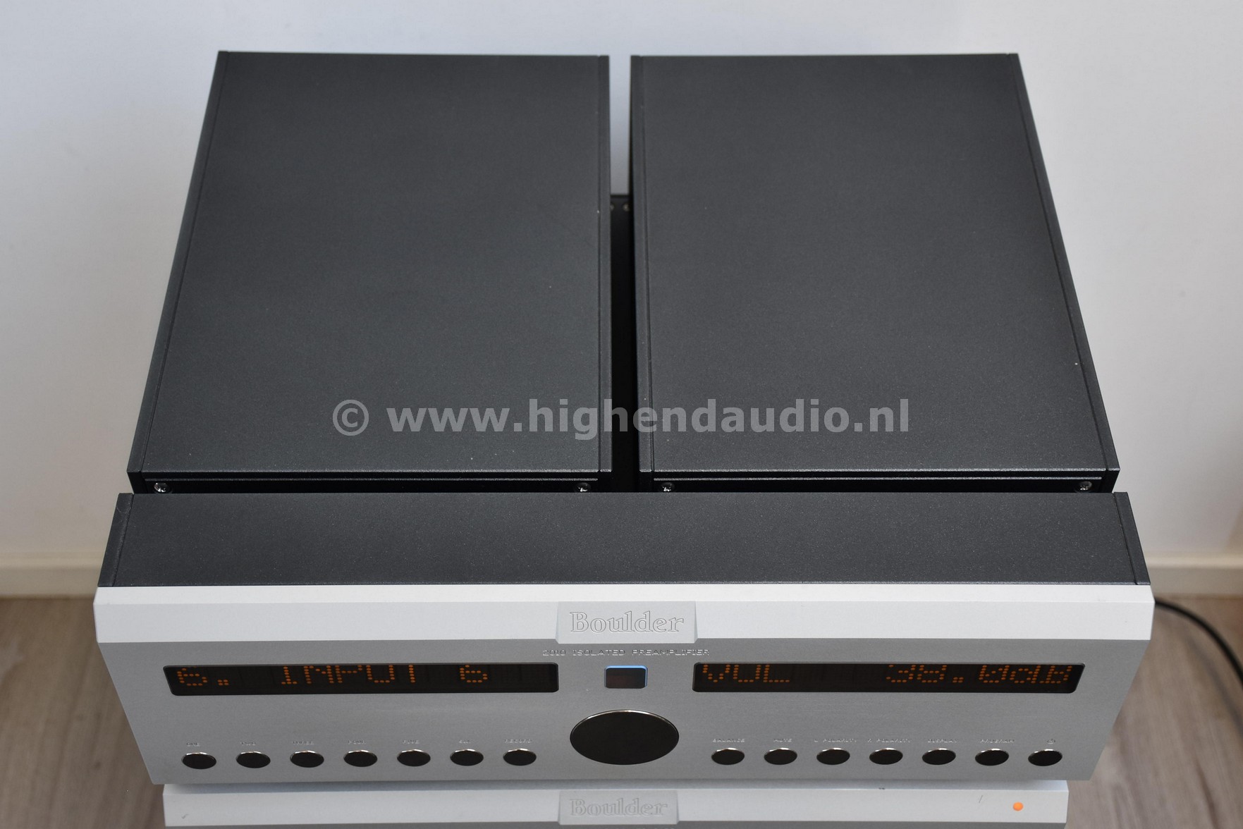 Boulder-2010-VP55-0P05-top1_wm