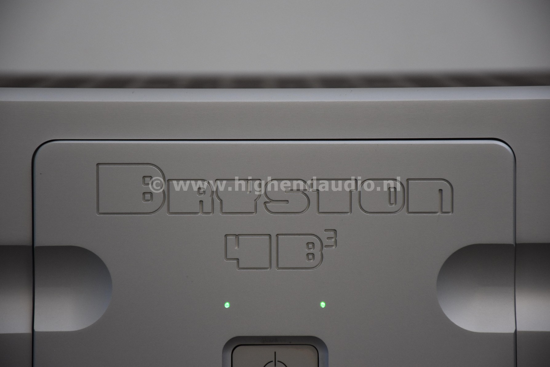 Bryston-4BCubed-000327-frontcloseup_wm