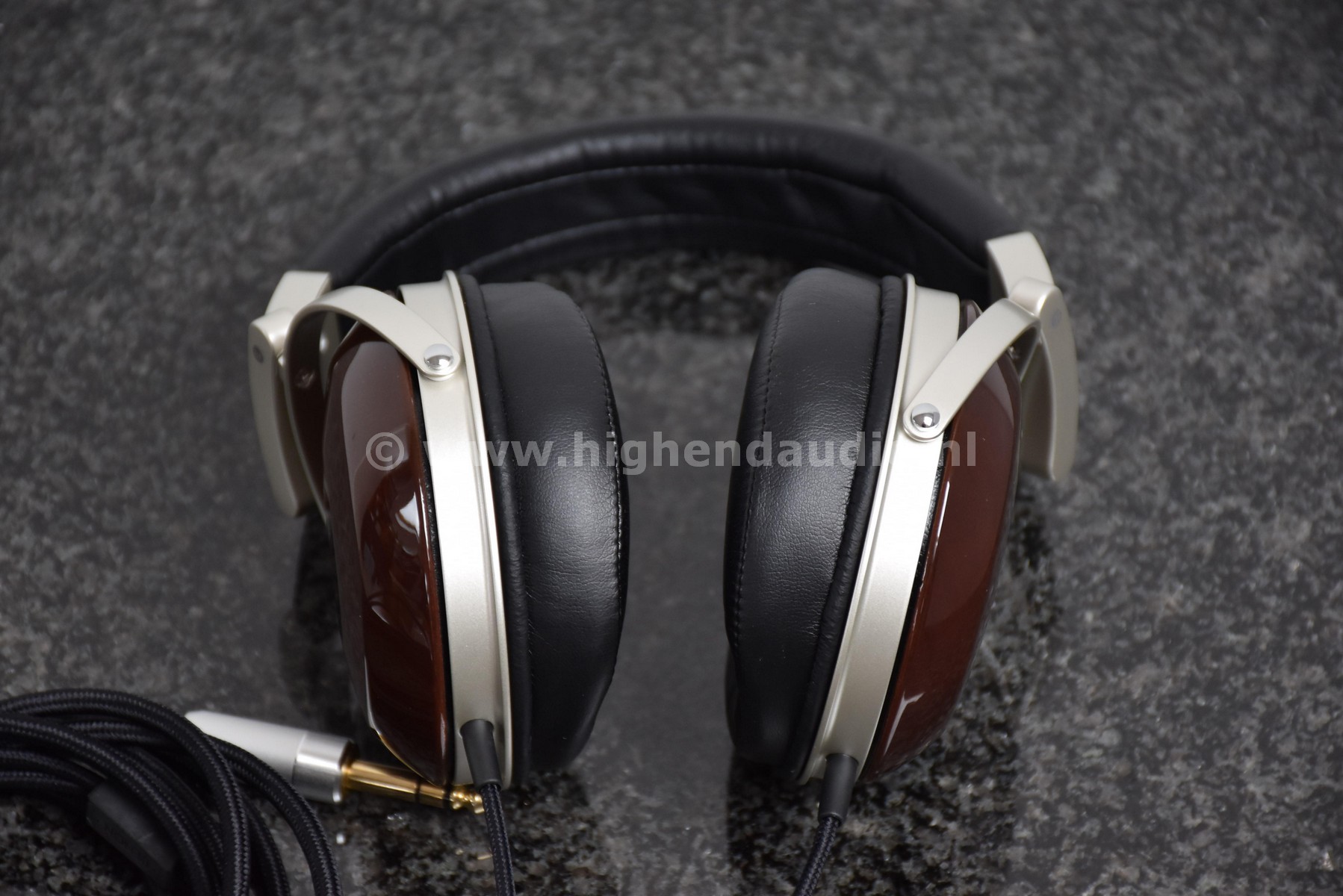 Denon-AHD7000-0109753898-front1_wm