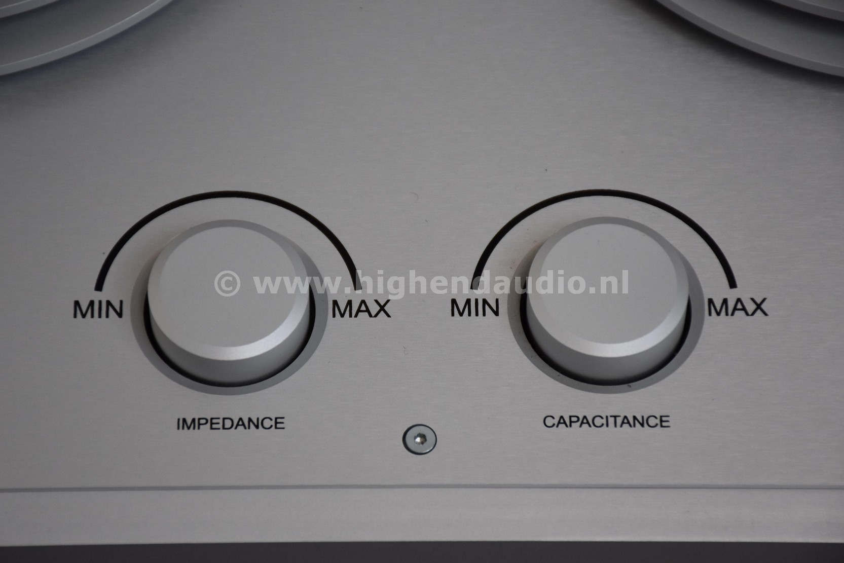 EAT-EGlo-223-topcontrols_wm