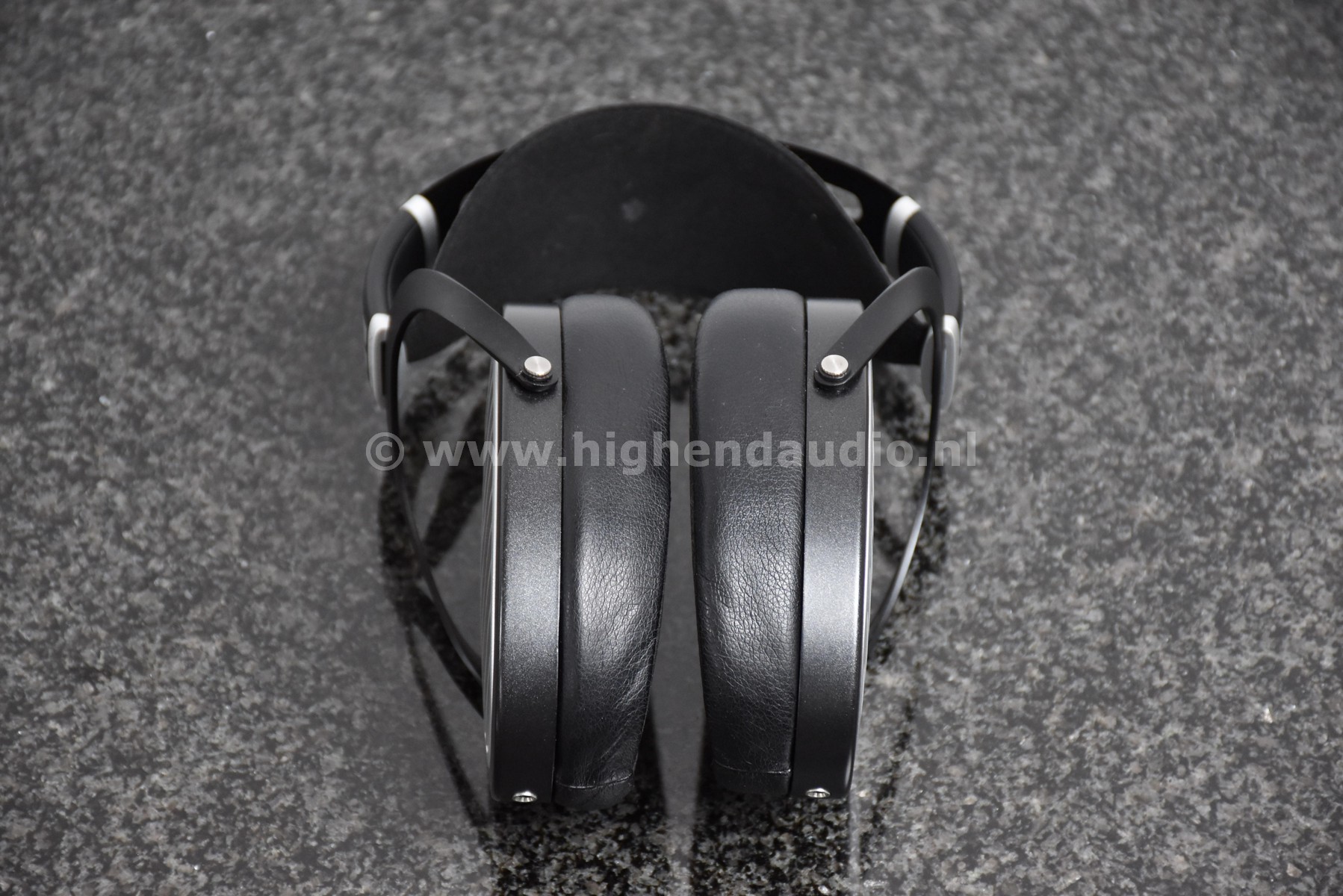 Hifiman-Ananda-front_wm